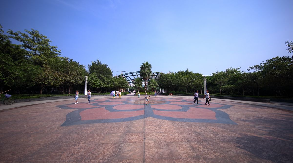 马草江生态公园北门停车场