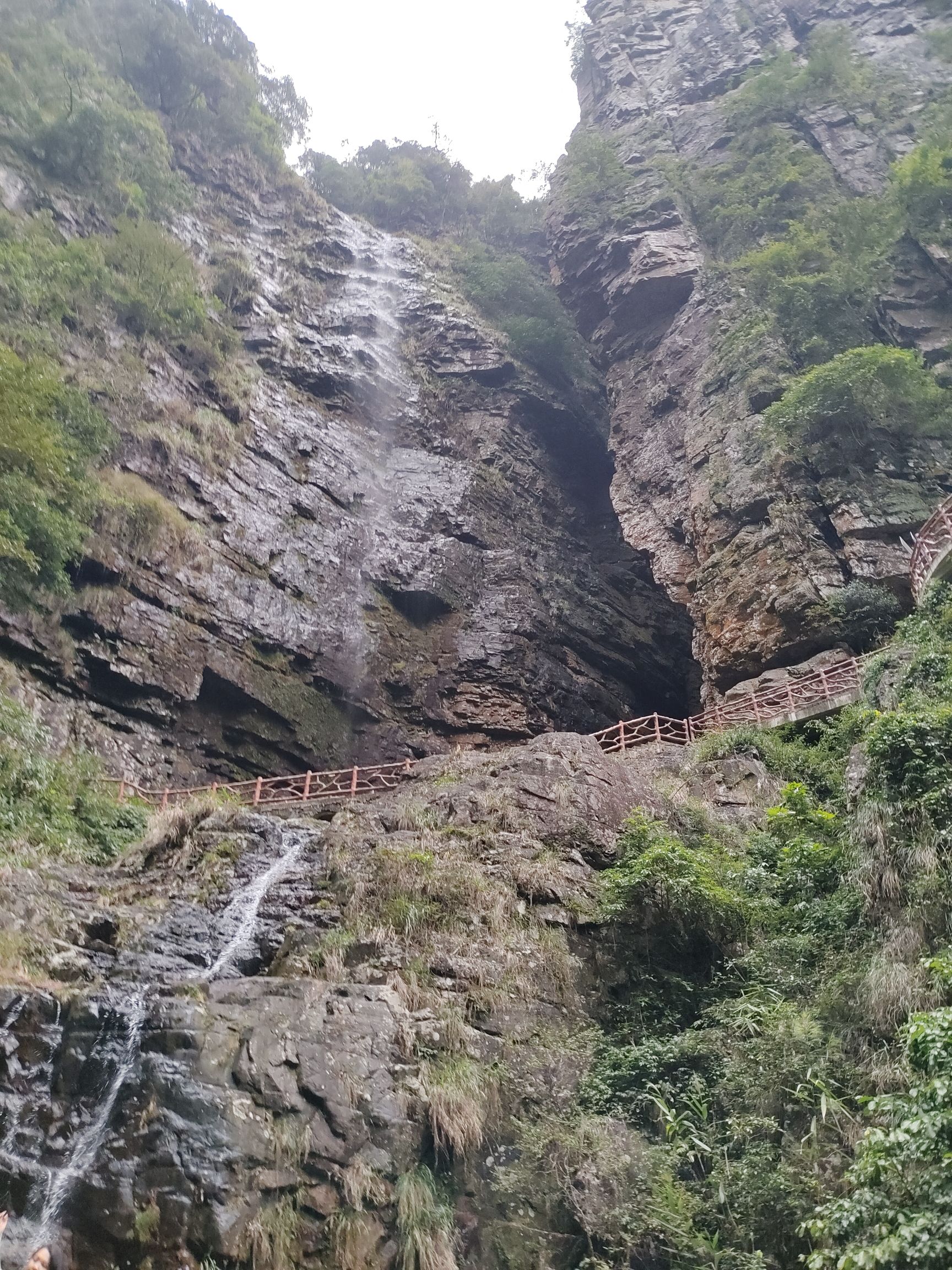 武宣县百崖大峡谷景区旅行图片 1