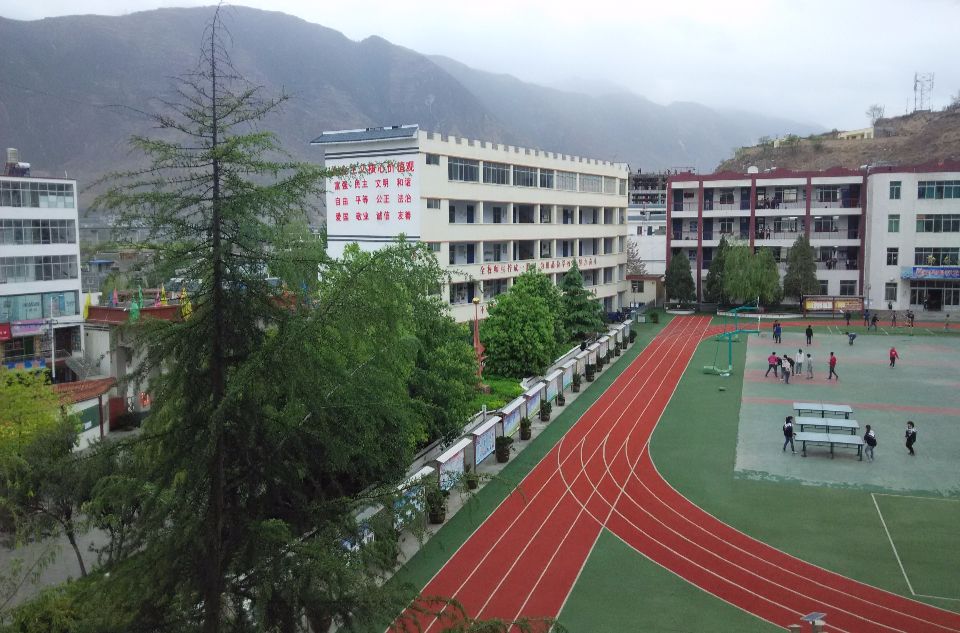 两水中学