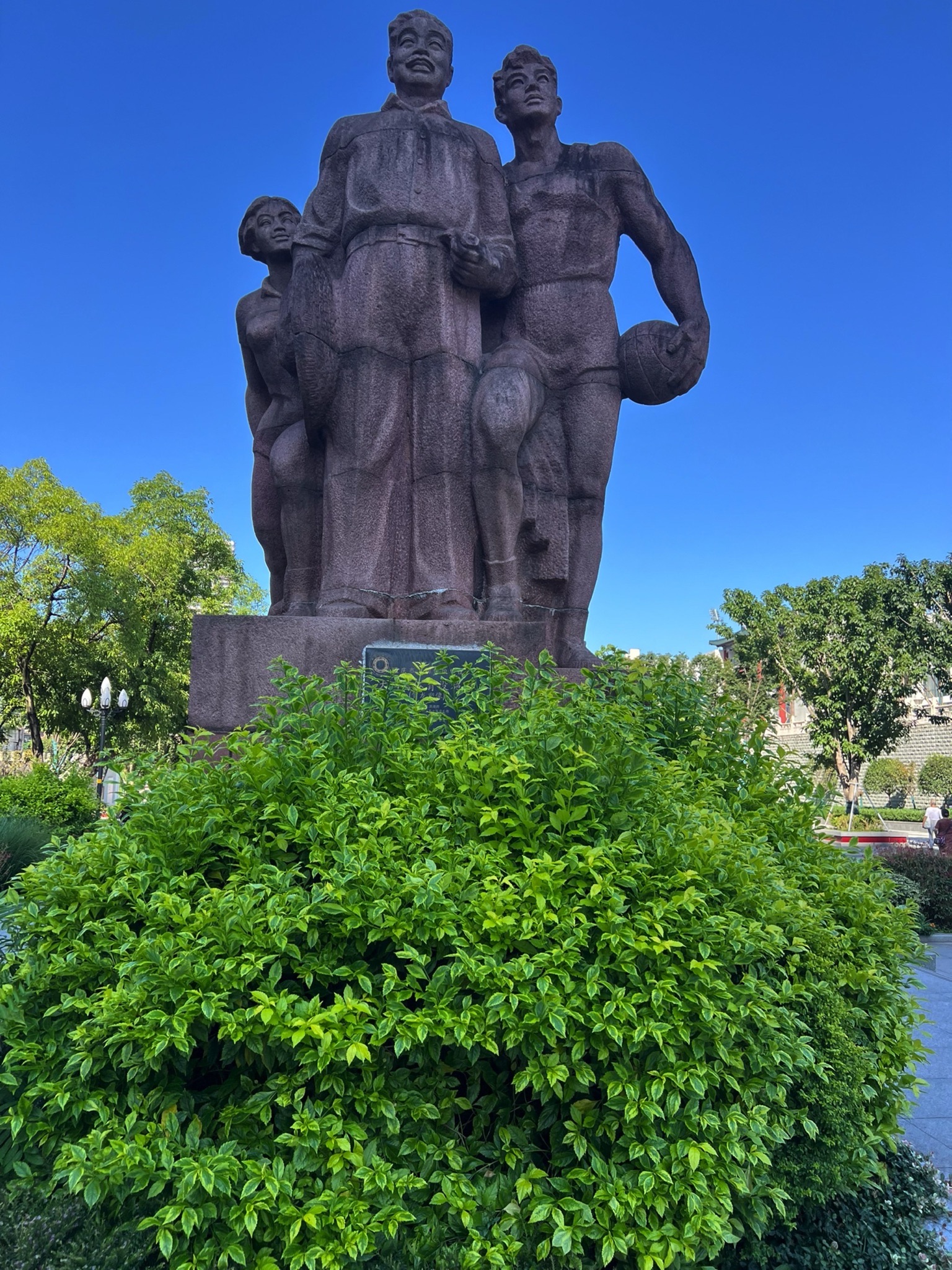 贺龙雕像旅行图片 1