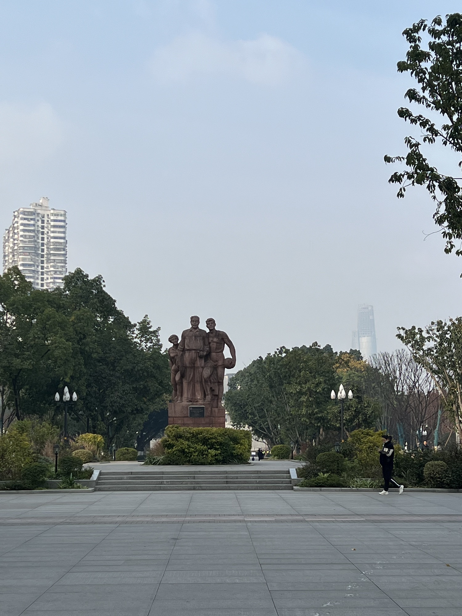 贺龙雕像旅行图片 1