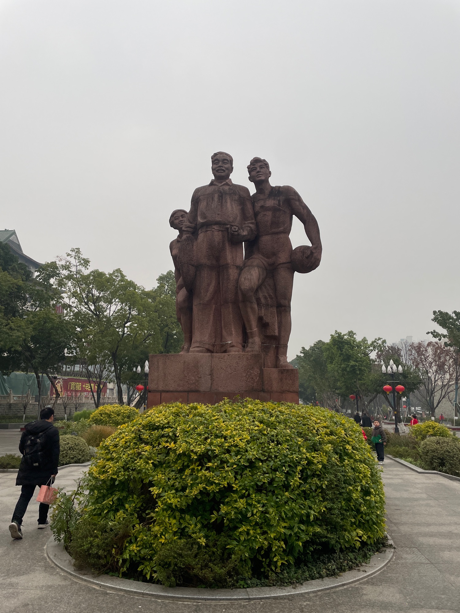 贺龙雕像旅行图片 1