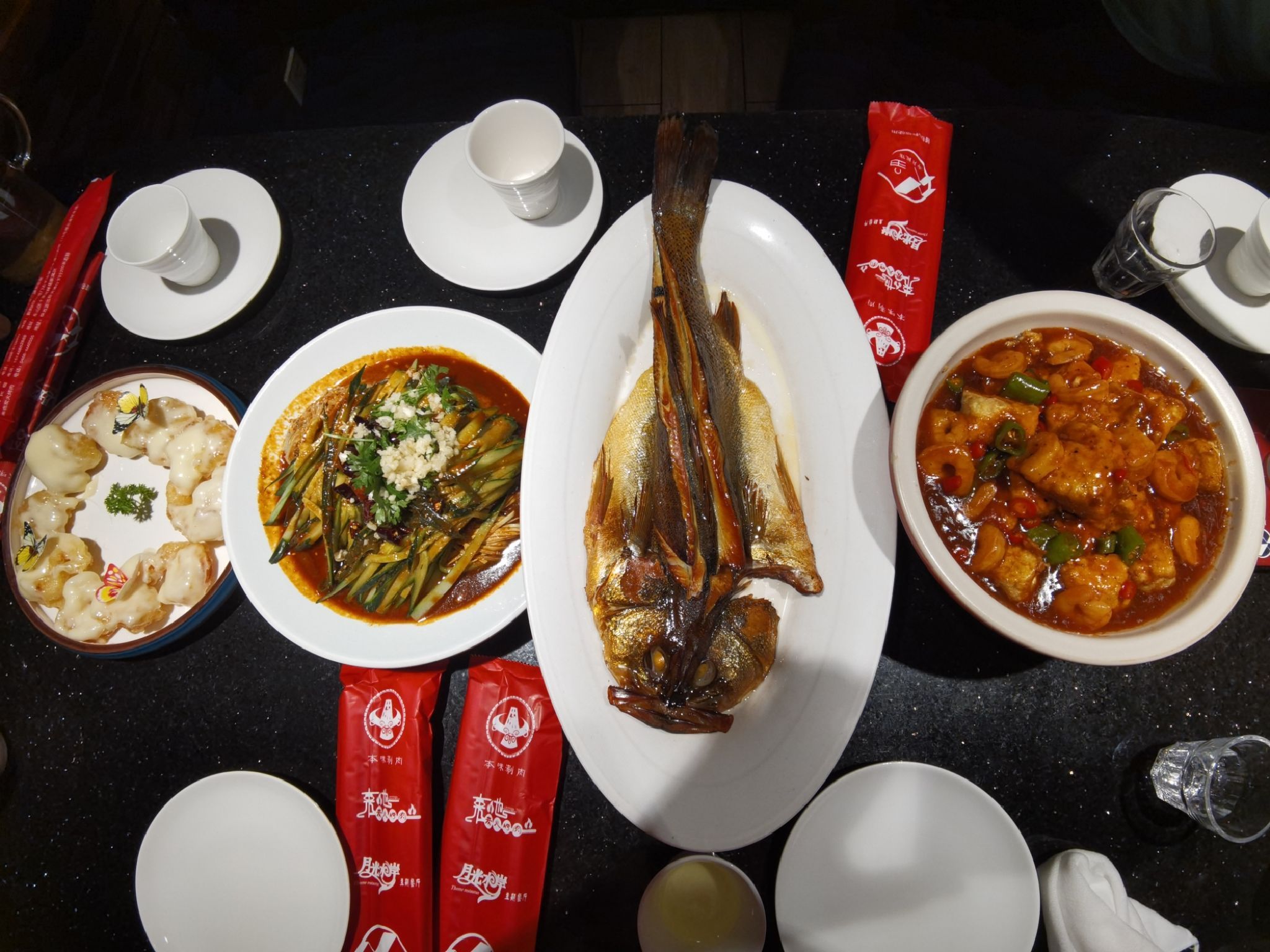 月光水岸主题餐厅