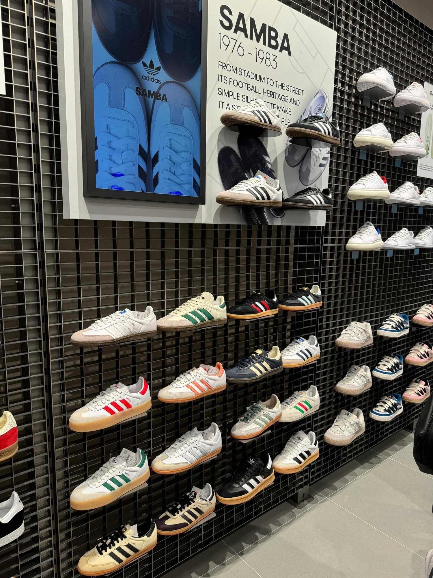 阿迪达斯(澳门伦敦人店)