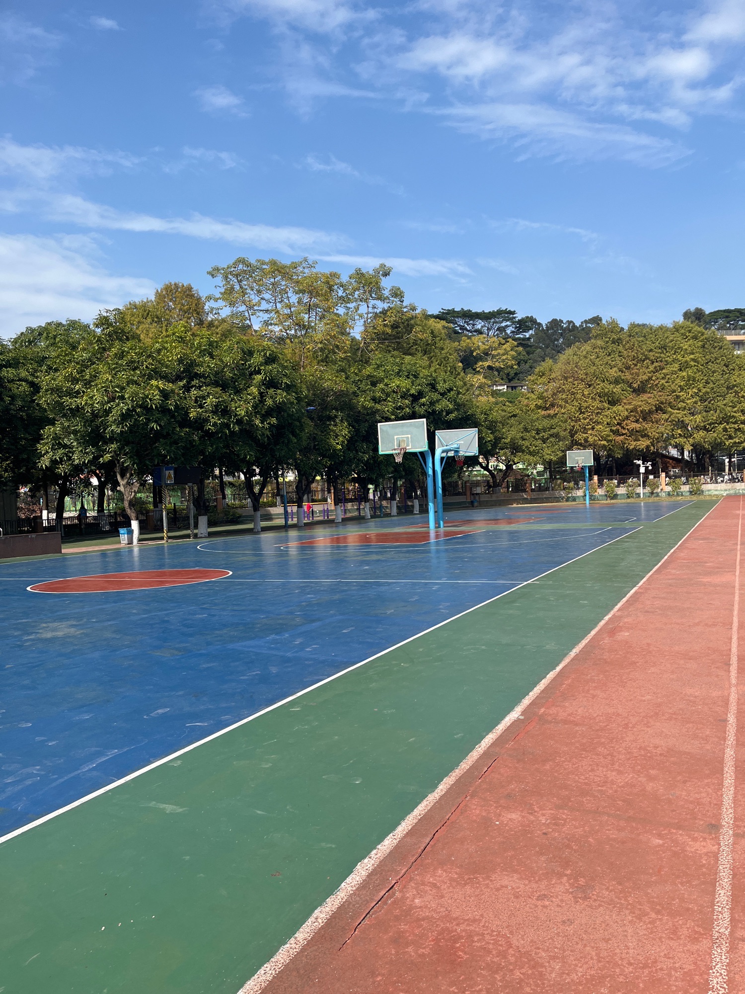 场地封面-广东外语外贸大学北校区田径场