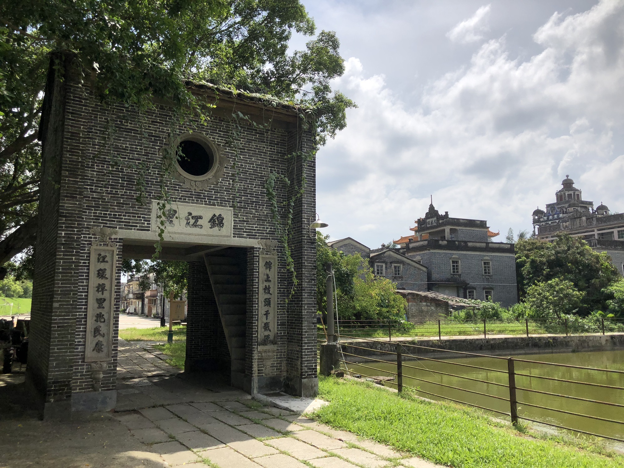 锦江里碉楼群旅行图片 1