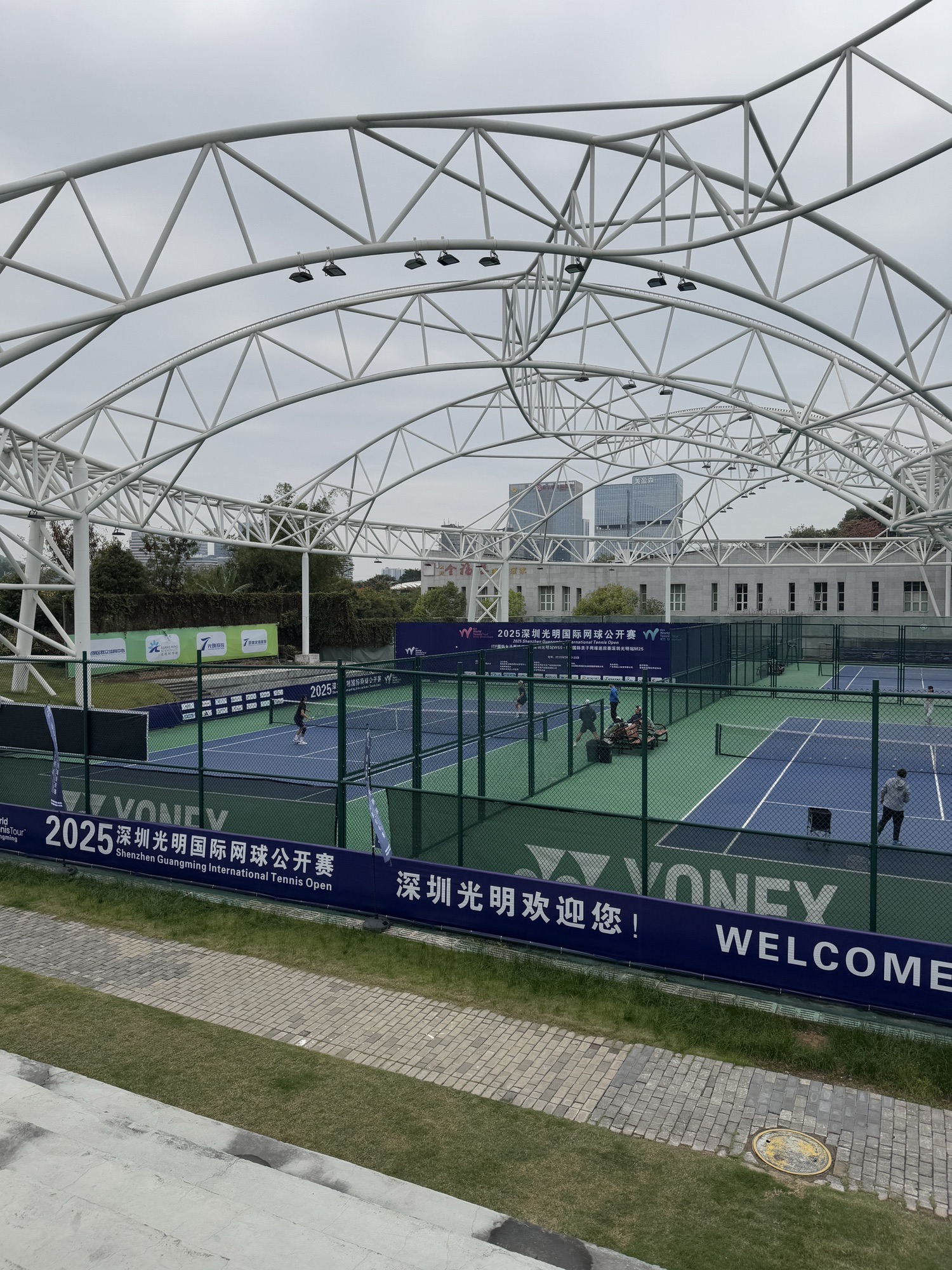 场地封面-光明区群众体育中心网球馆