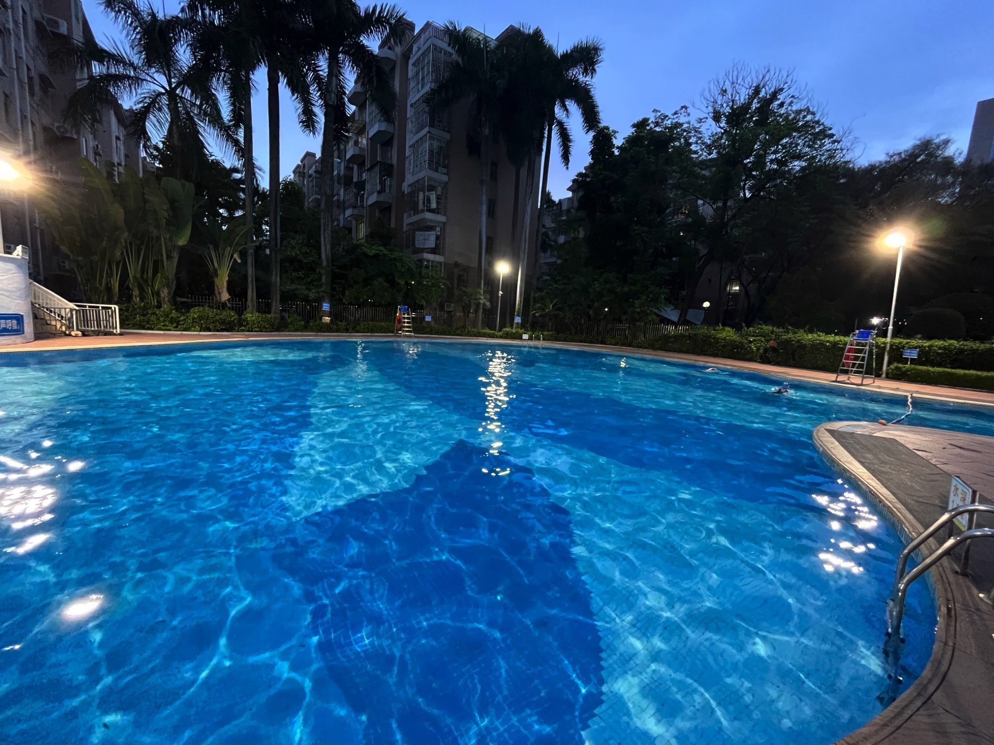 场地封面-麒麟花园游泳池