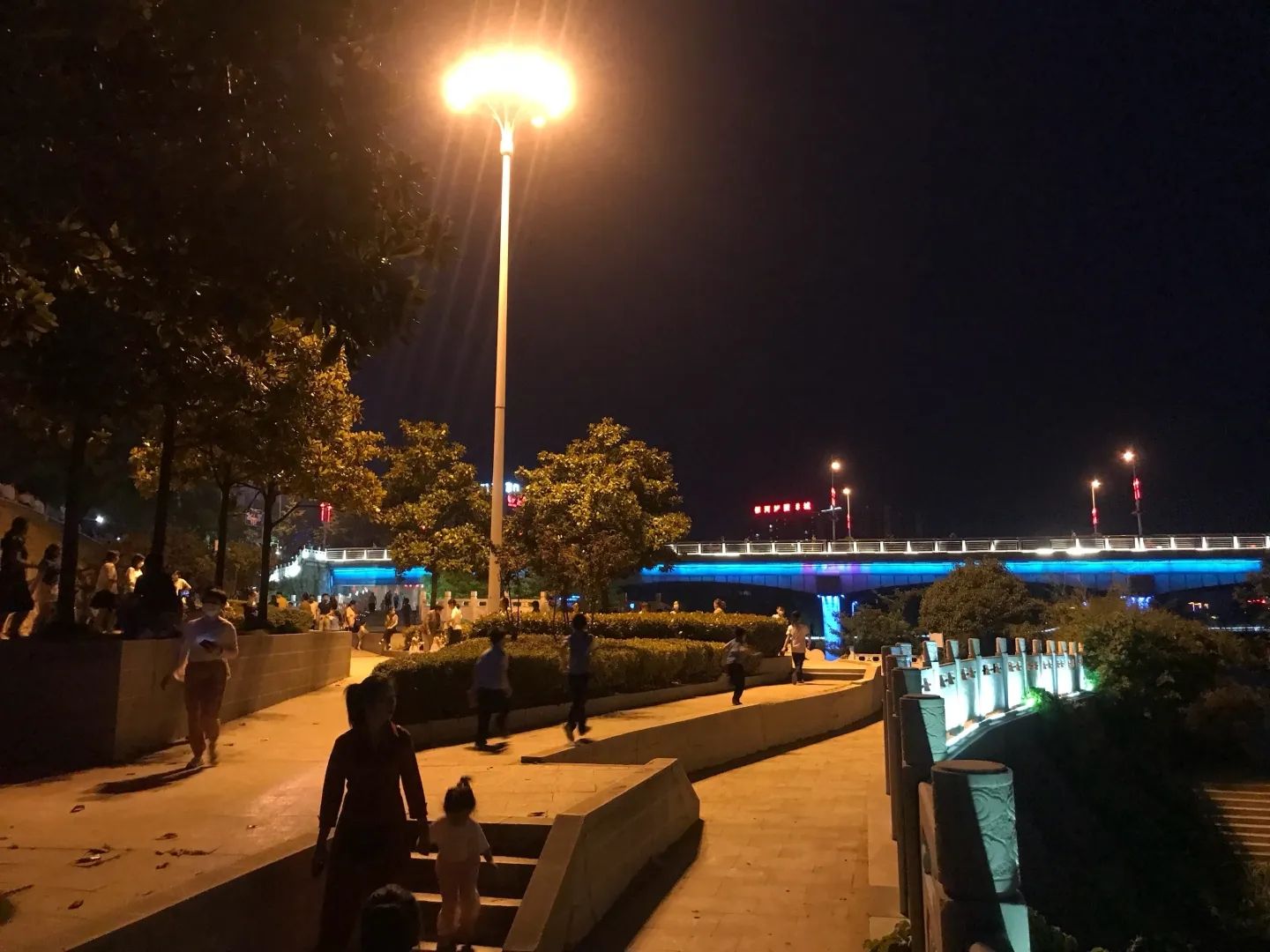 新县广场旅行图片 2