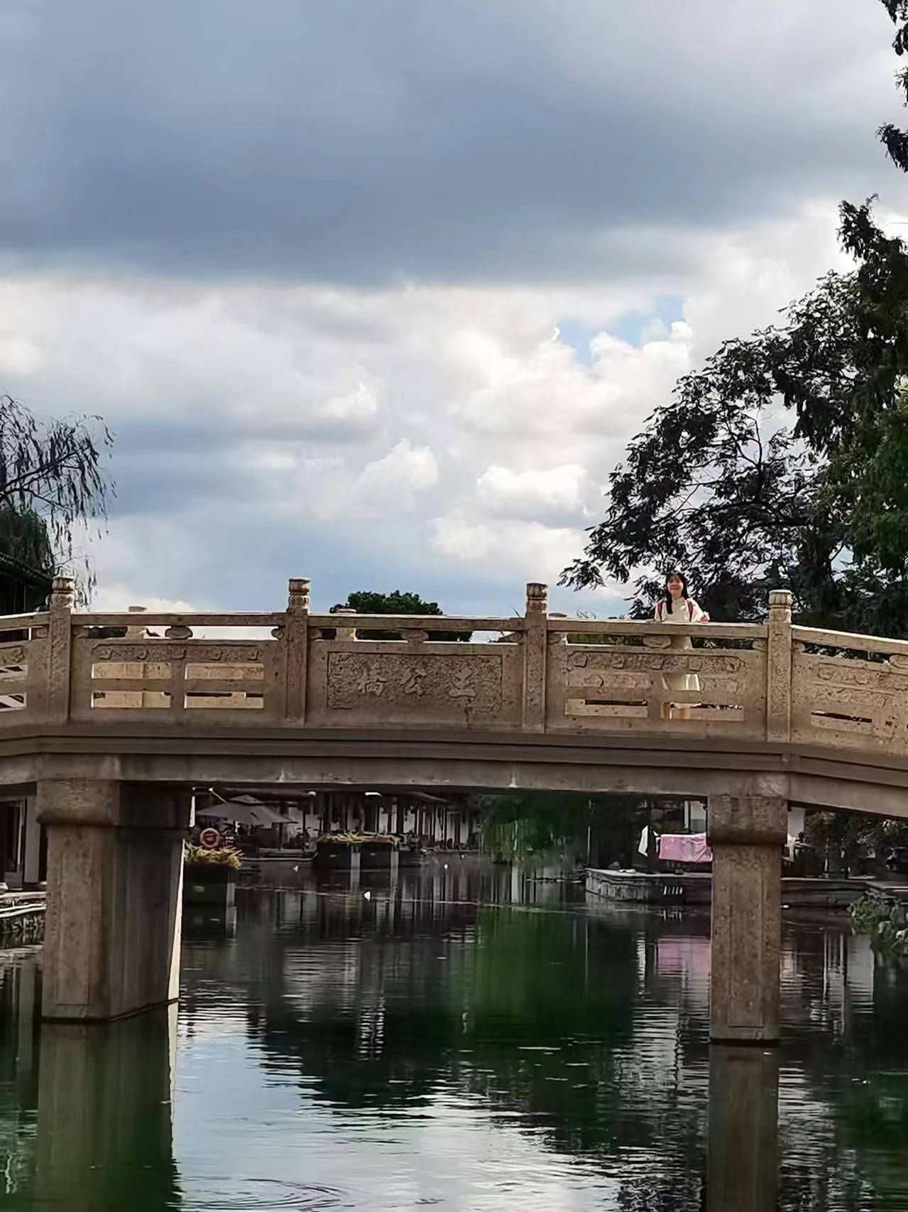 城市广场乌篷船码头旅行图片 1