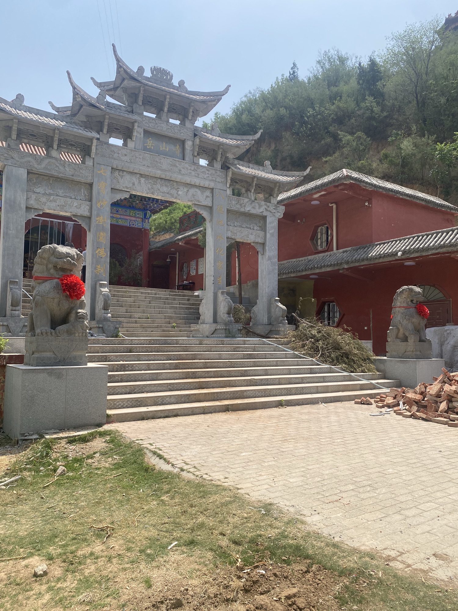岳山寺景区实景照片