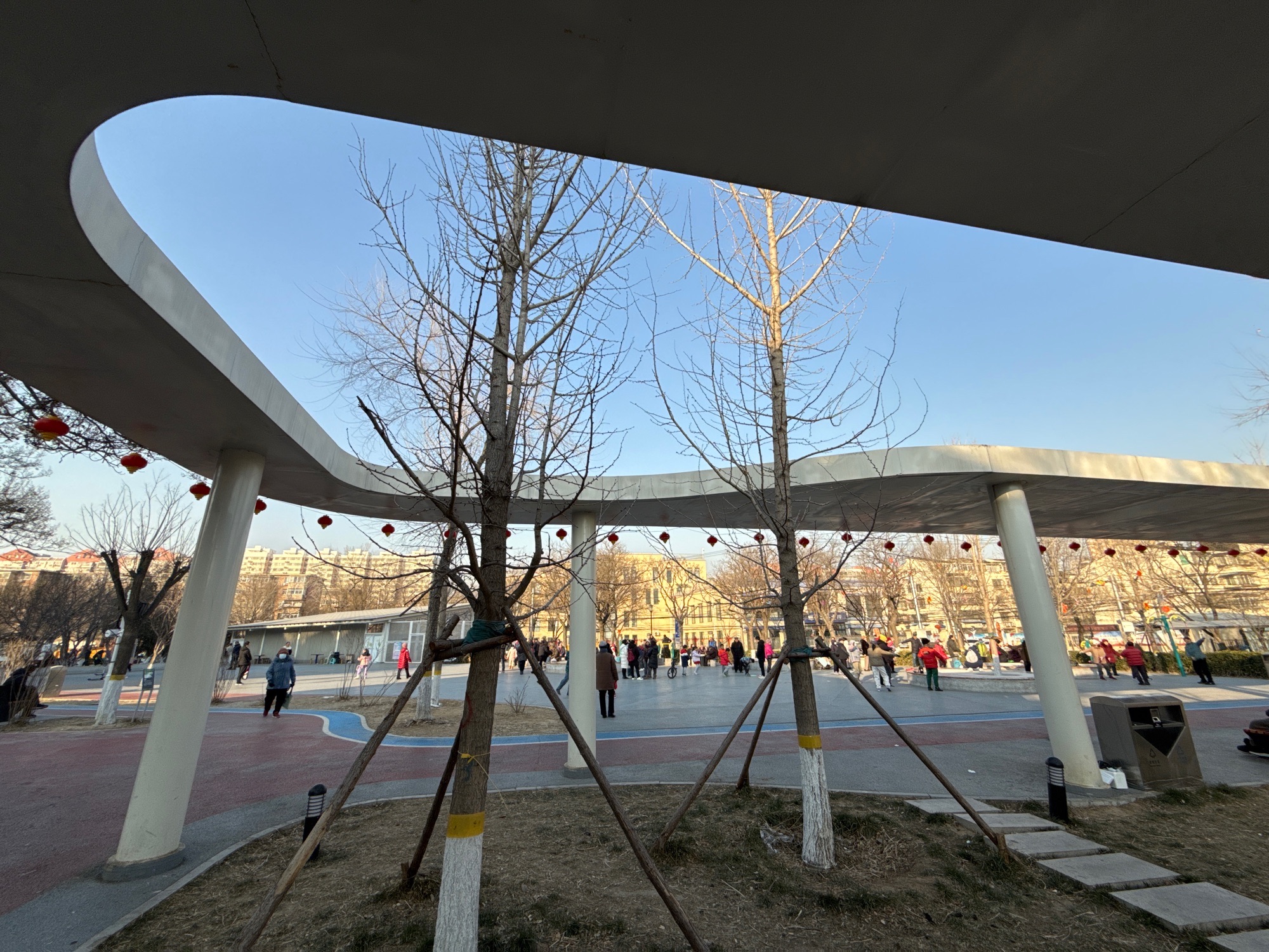 青塔街心广场旅行图片 1