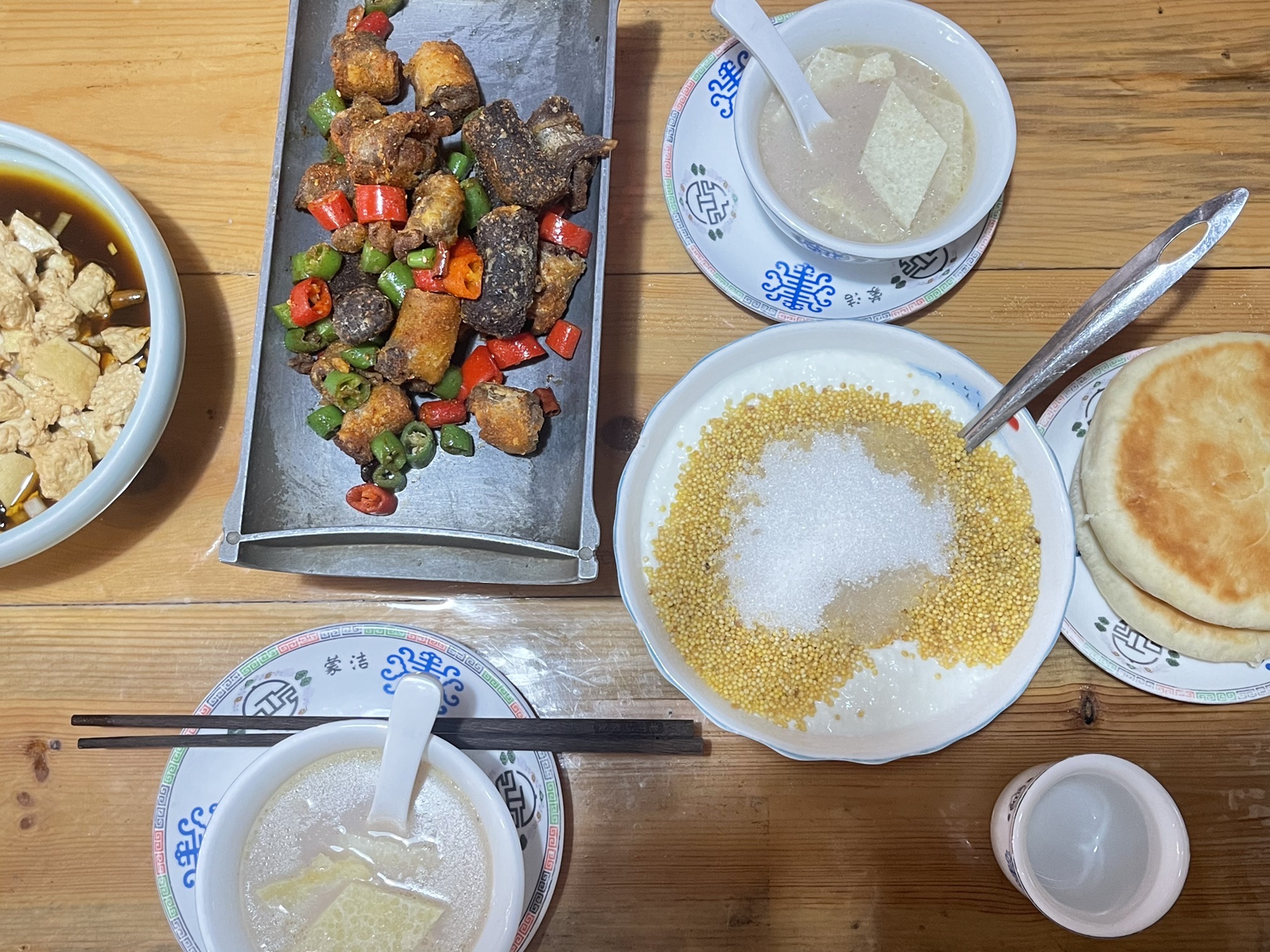 老阿妈蒙餐馆(锦馨园小区店)