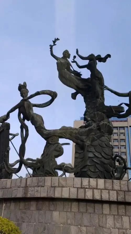 银杏仙子转盘旅行图片 3