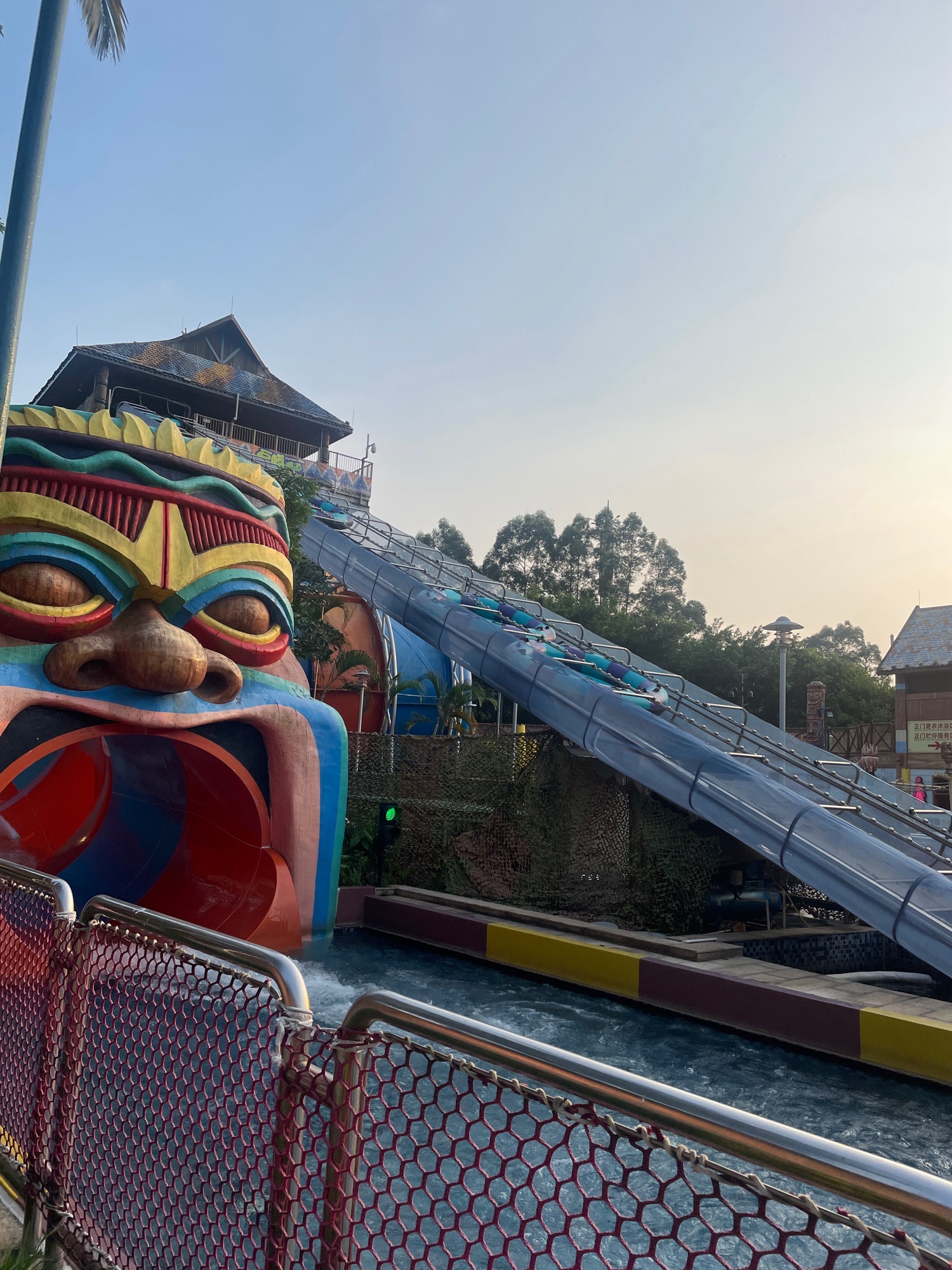 场地封面-巨蟒滑道