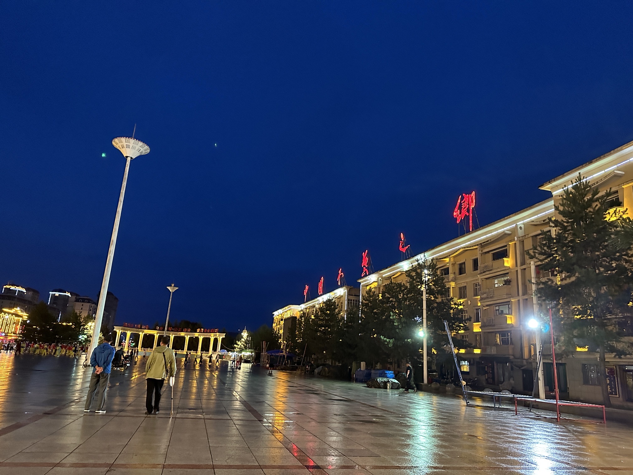 乌马河广场旅行图片 1