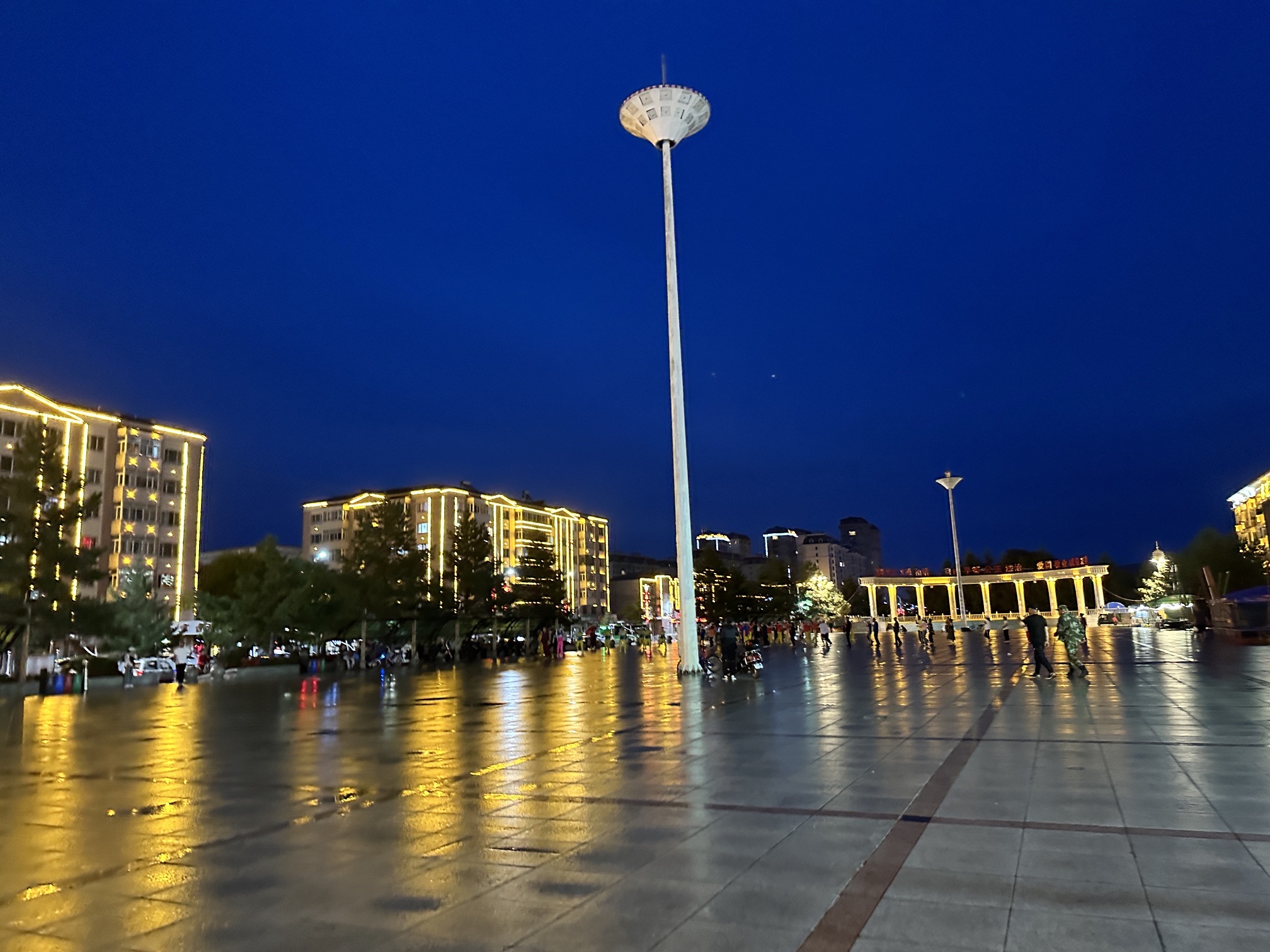 乌马河广场旅行图片 3