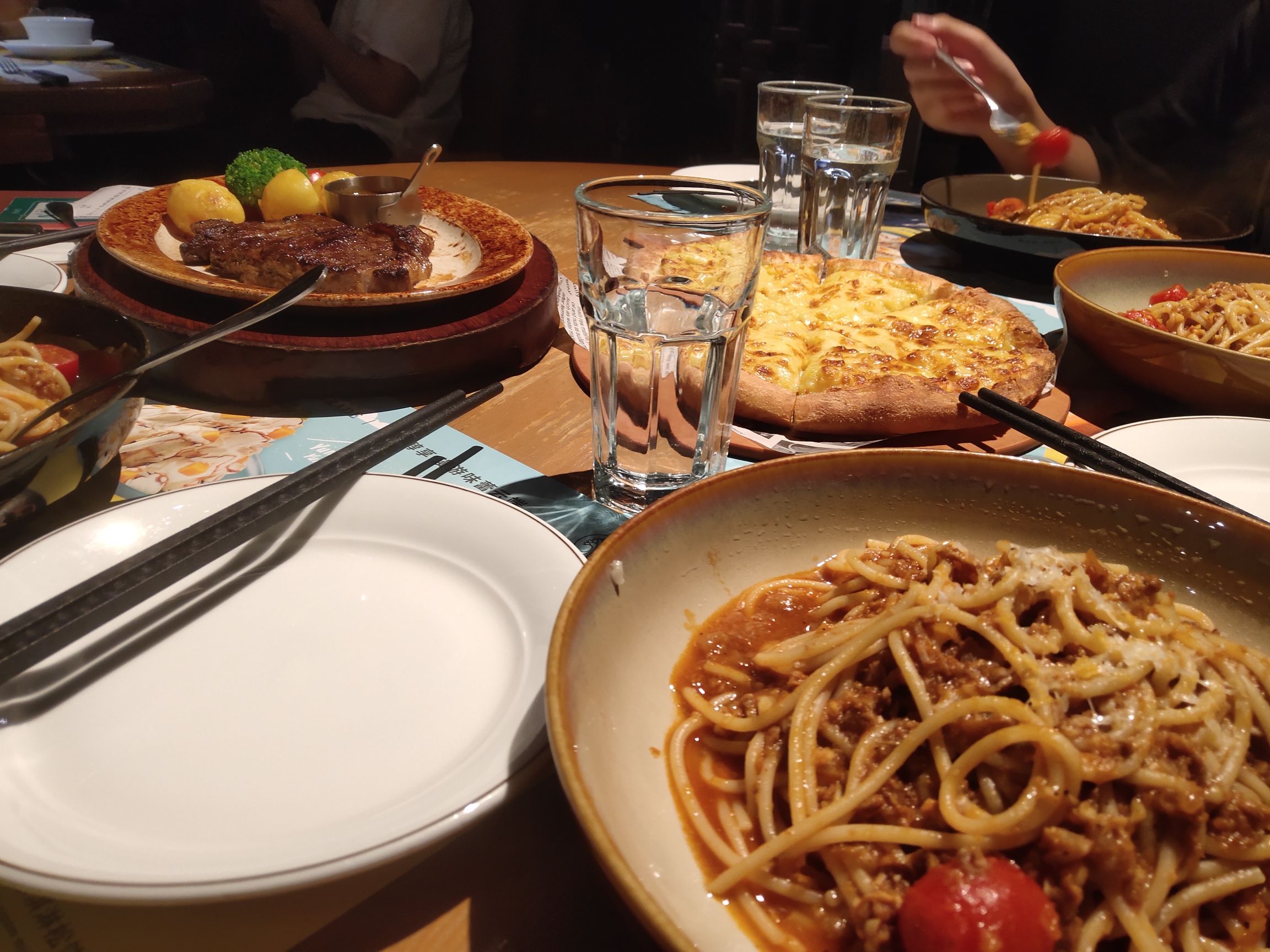 绿茵小镇中西餐厅(五岭店)