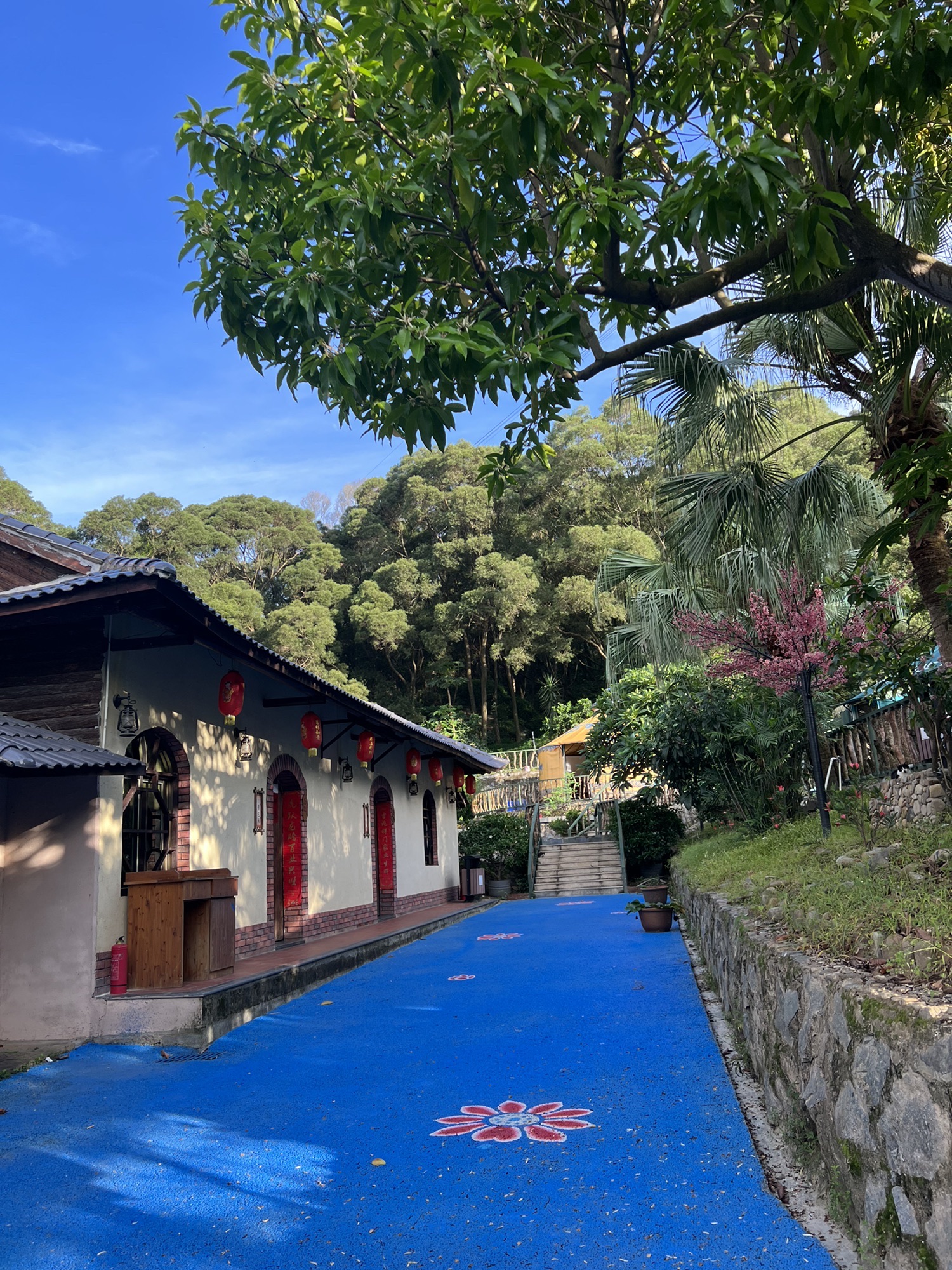 九莲山庄