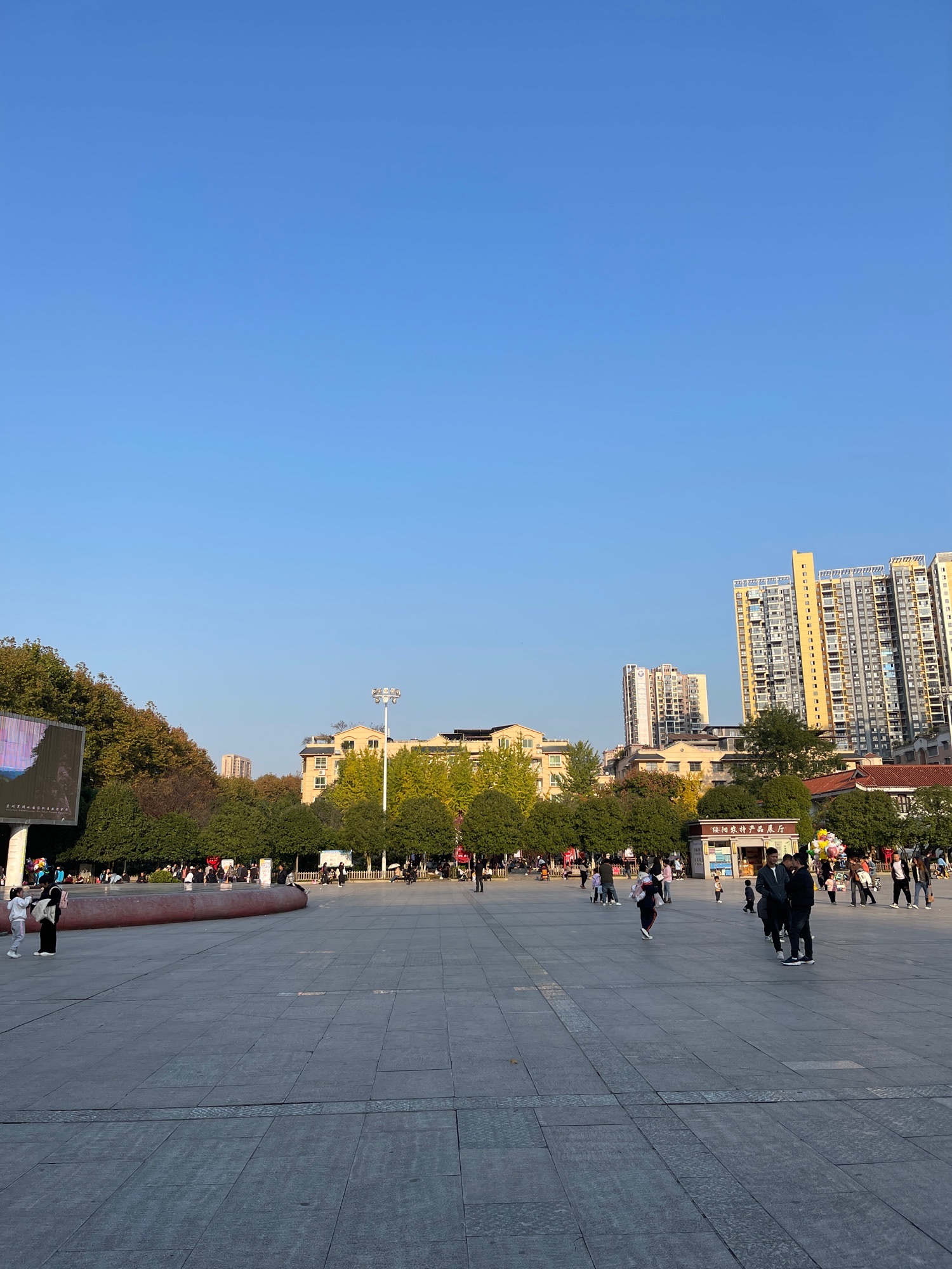 诗乡广场旅行图片 3