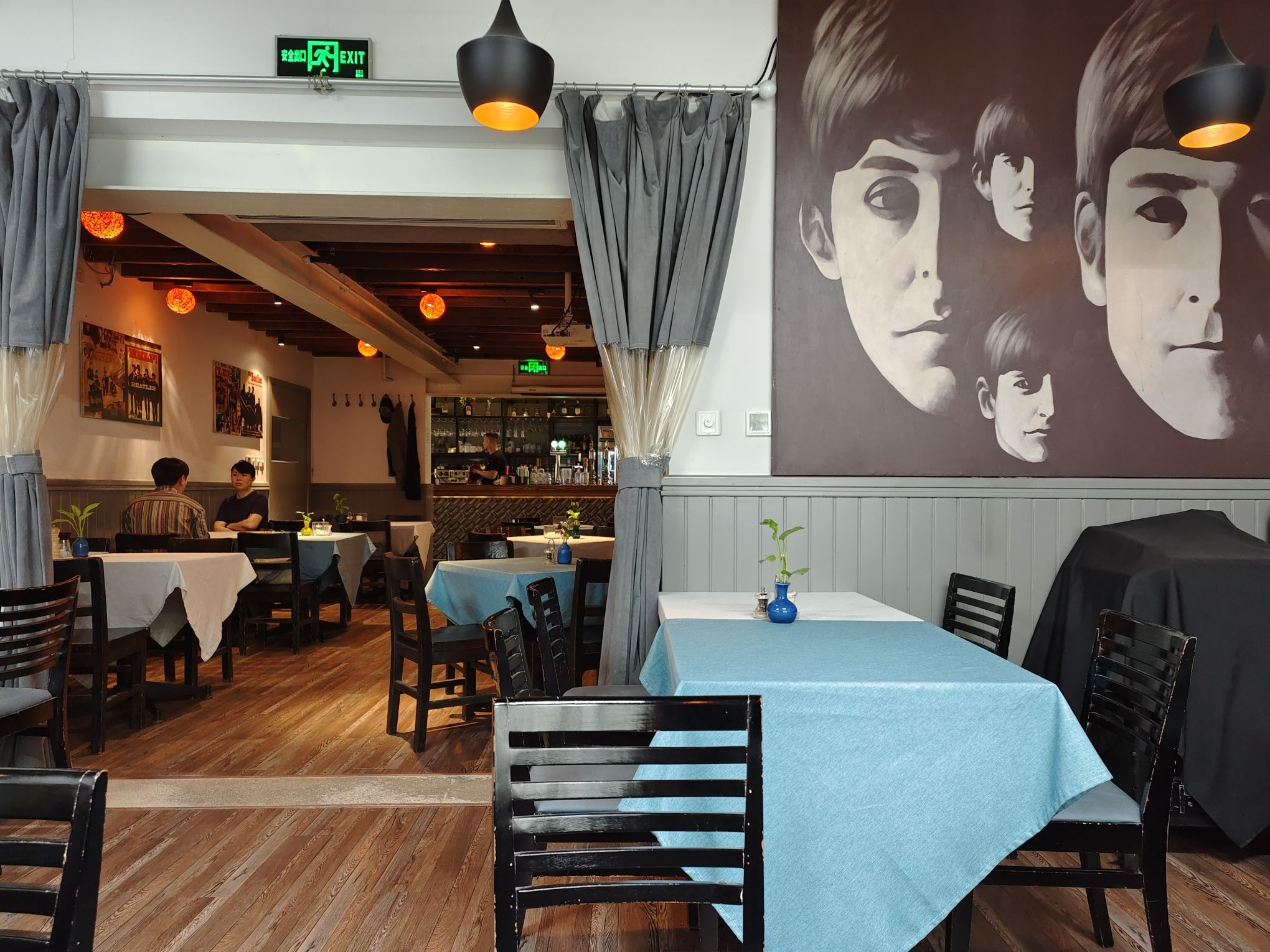 Abbey Road 艾比之路(上海衡山路休闲街店)