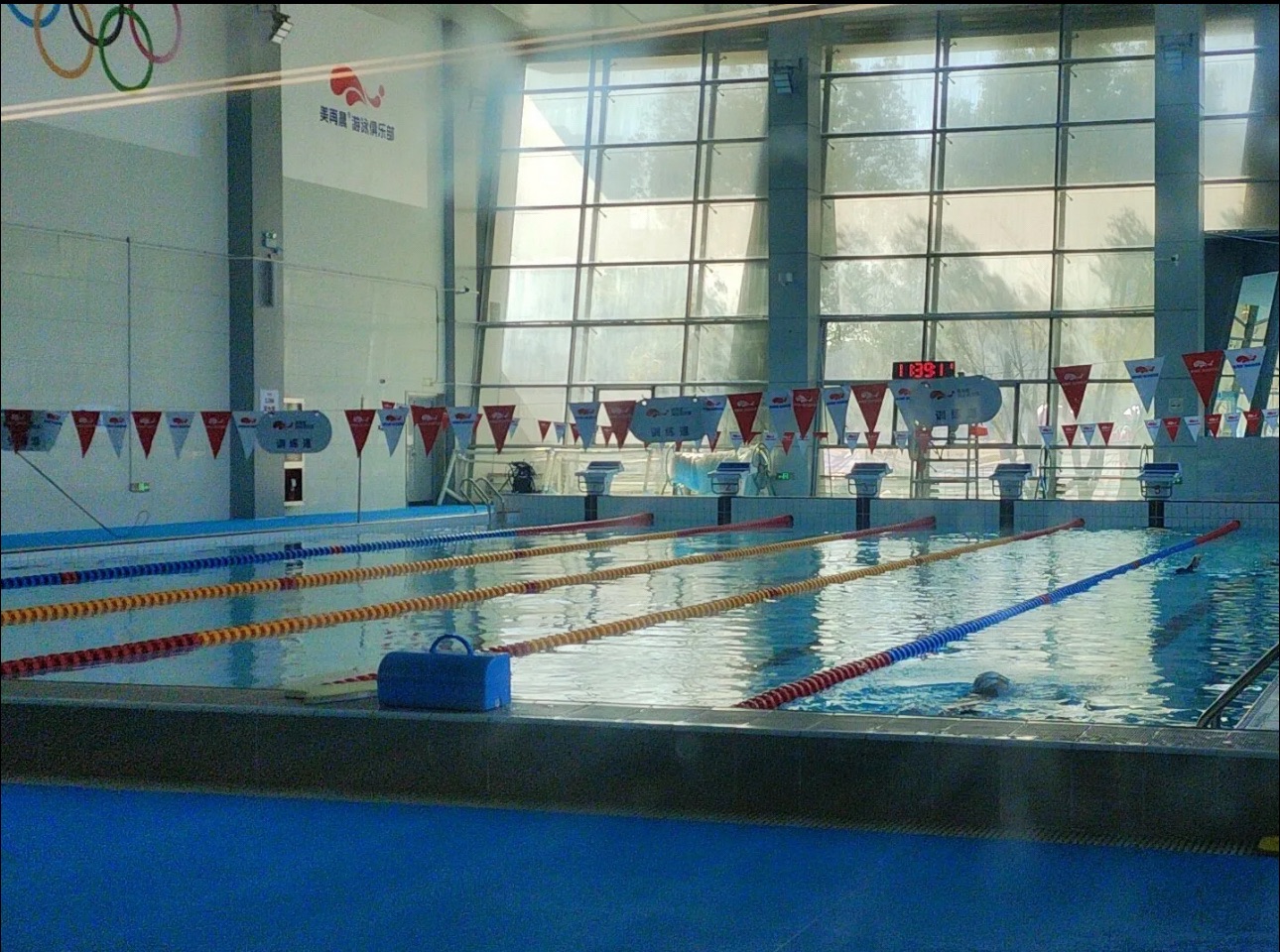 场地封面-美再晨新江湾游泳馆