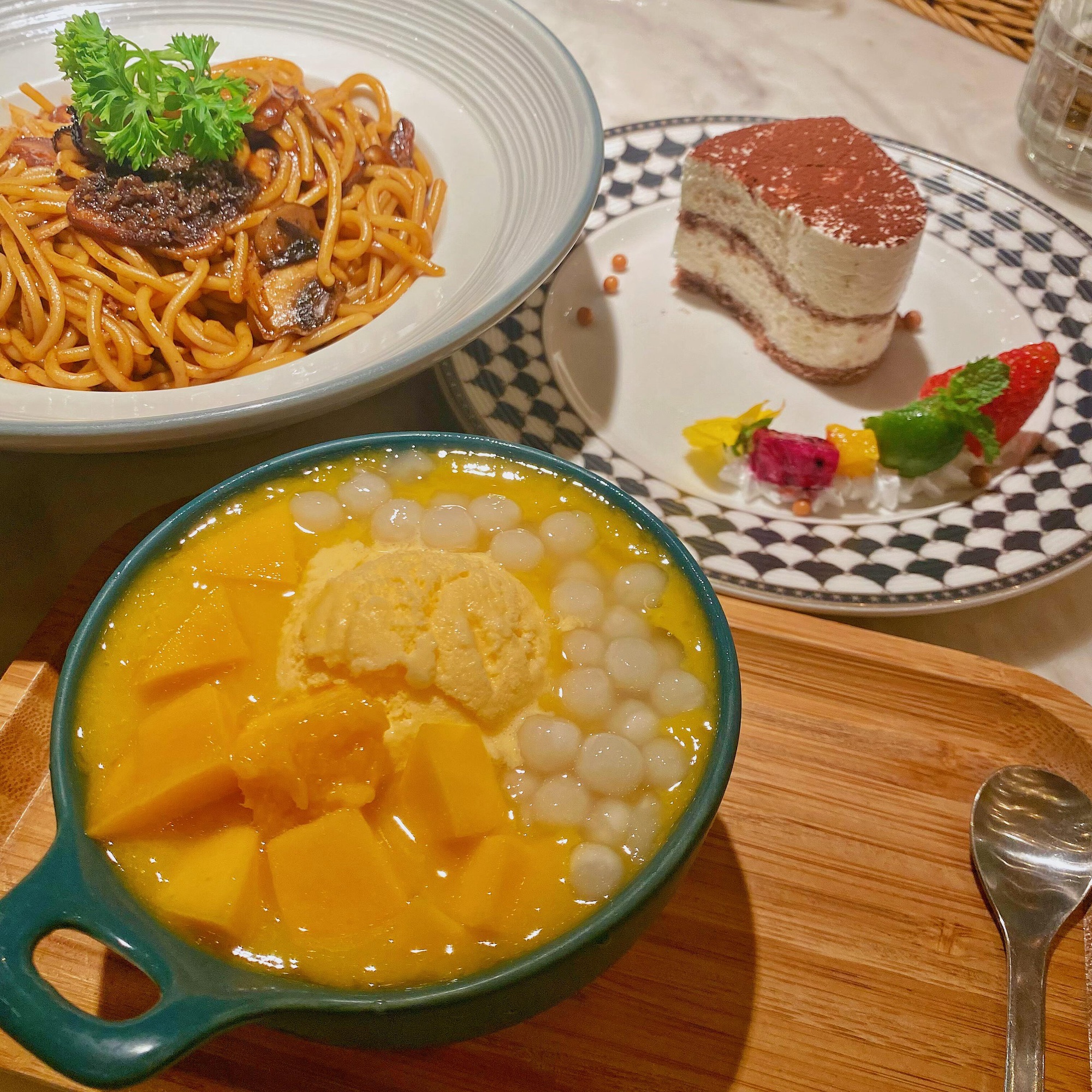 名典咖啡语茶(中银店)