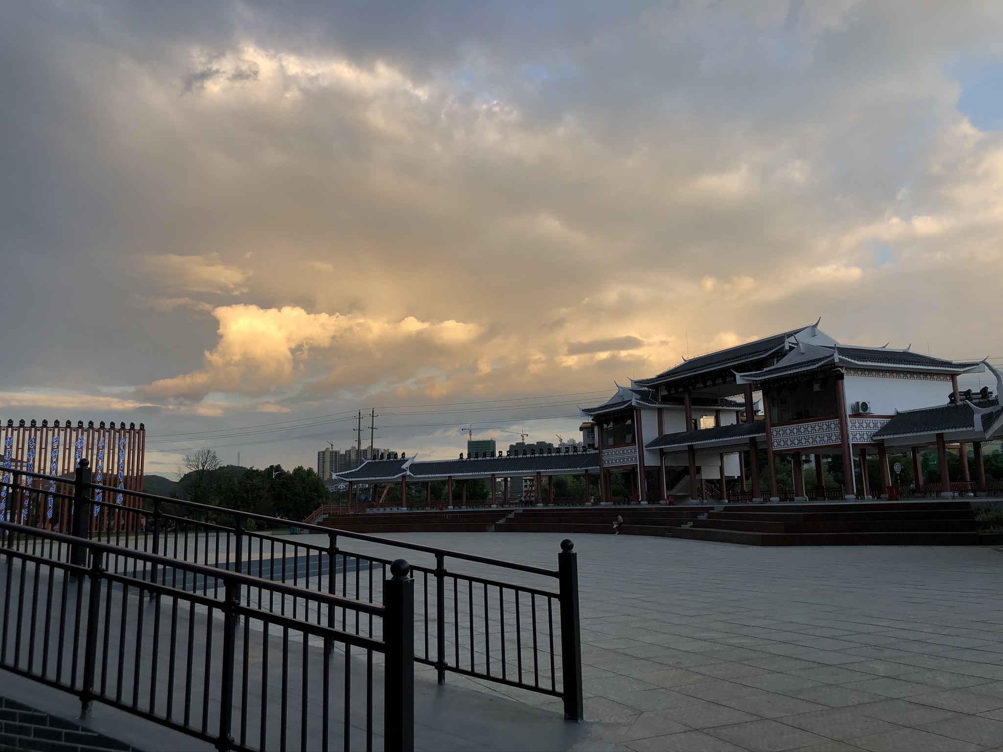 知青广场旅行图片 2