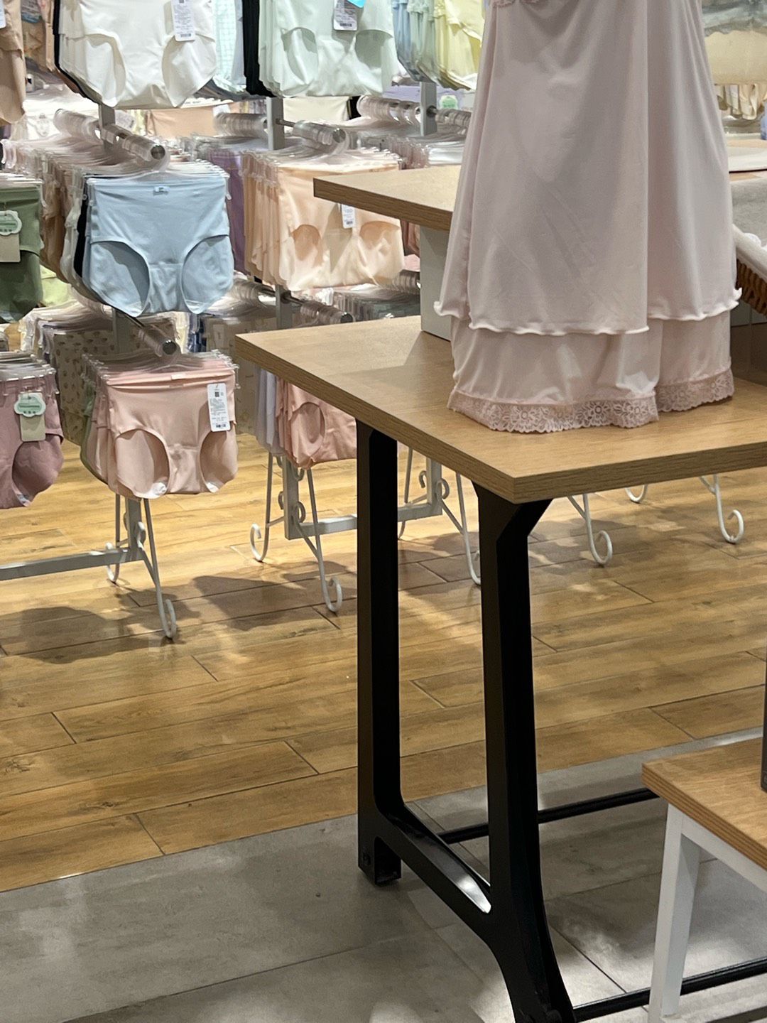 月月饰品(金湾名街店)