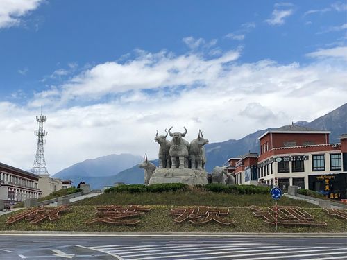 牦牛广场景点图片