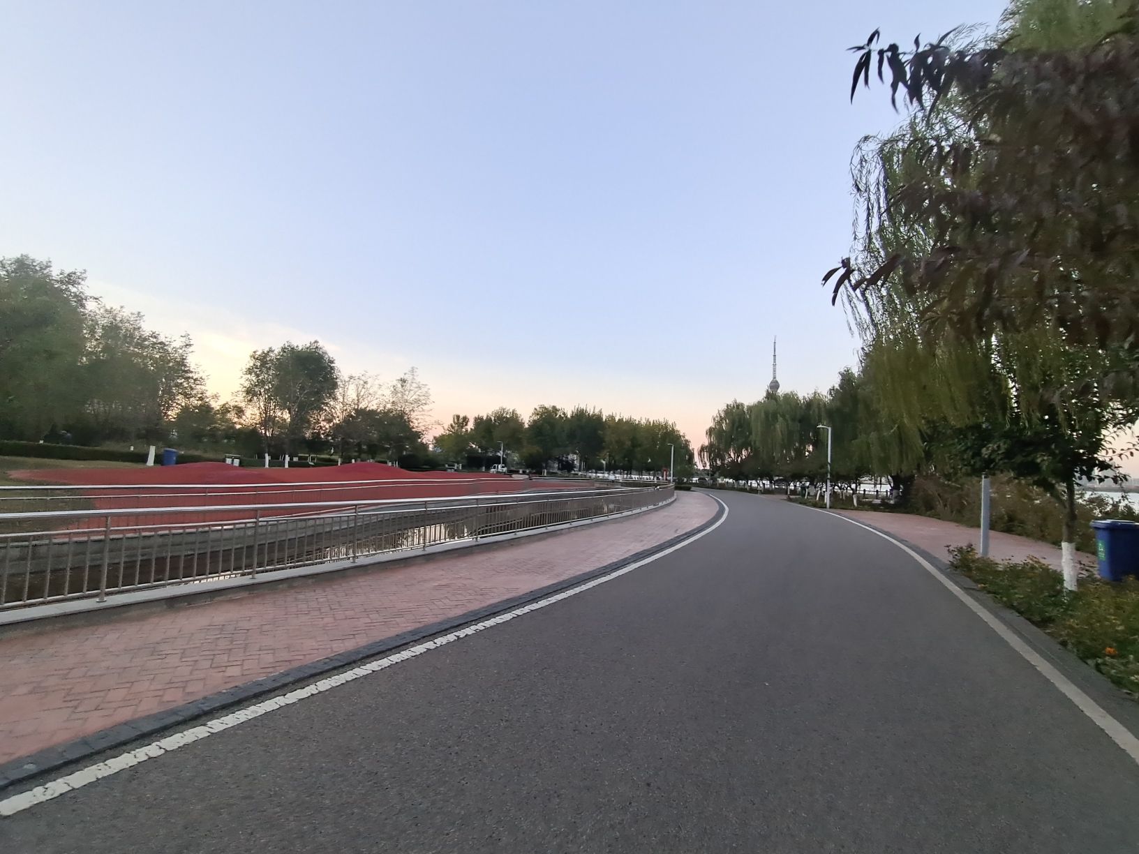 隧道广场旅行图片 1