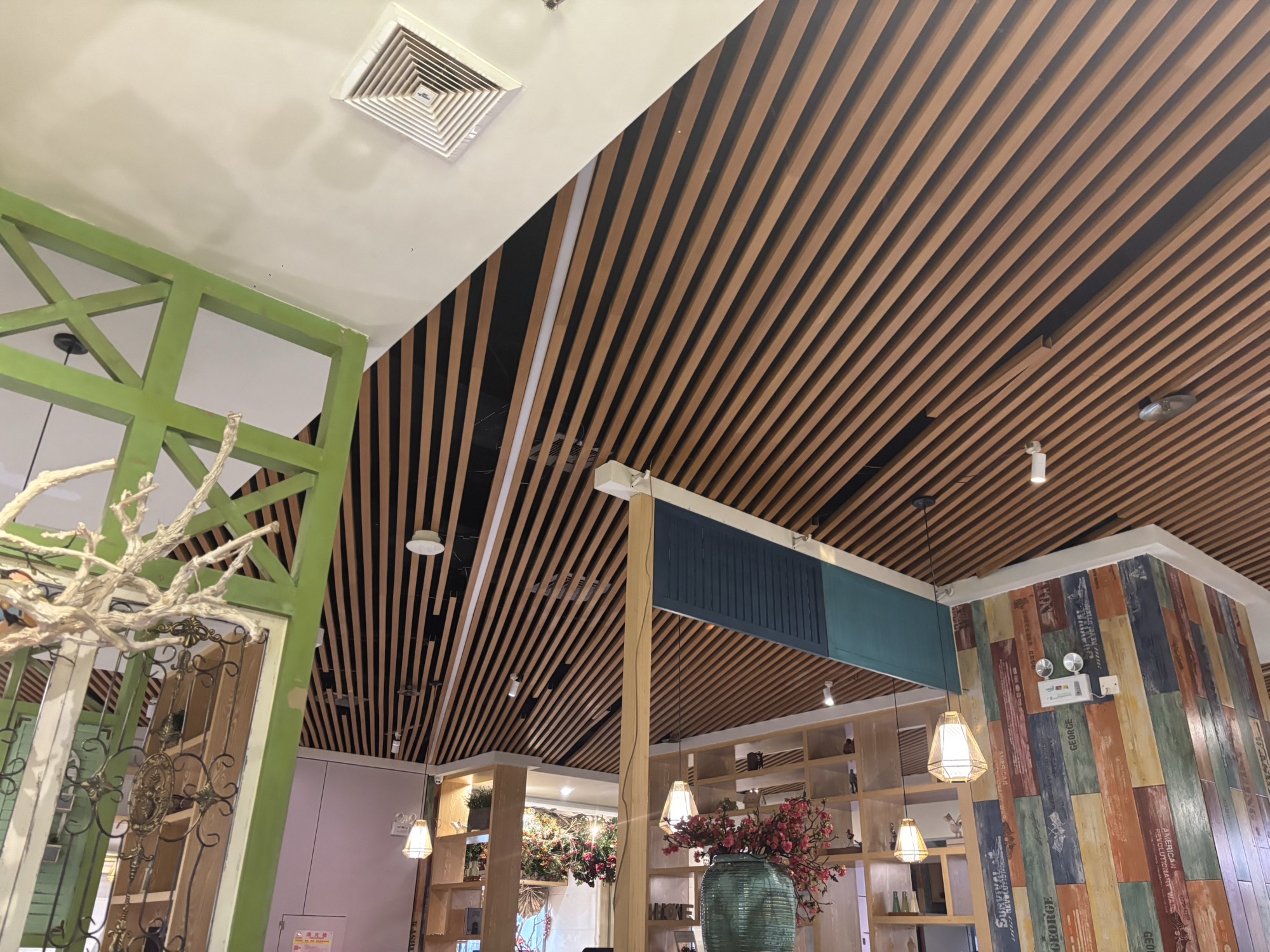 新避风阁(西站店)