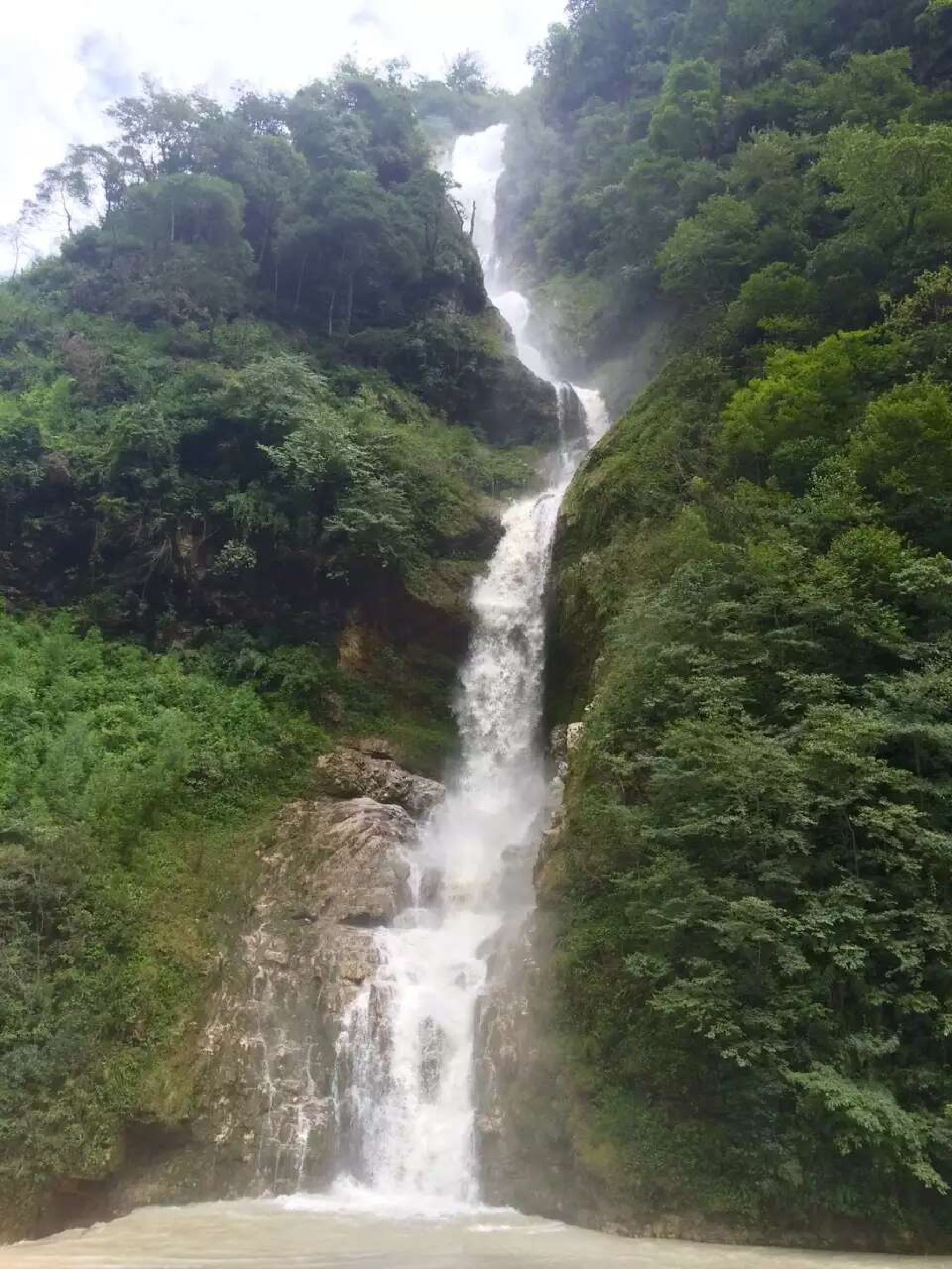 玛琉岩瀑布风景区旅行图片 1