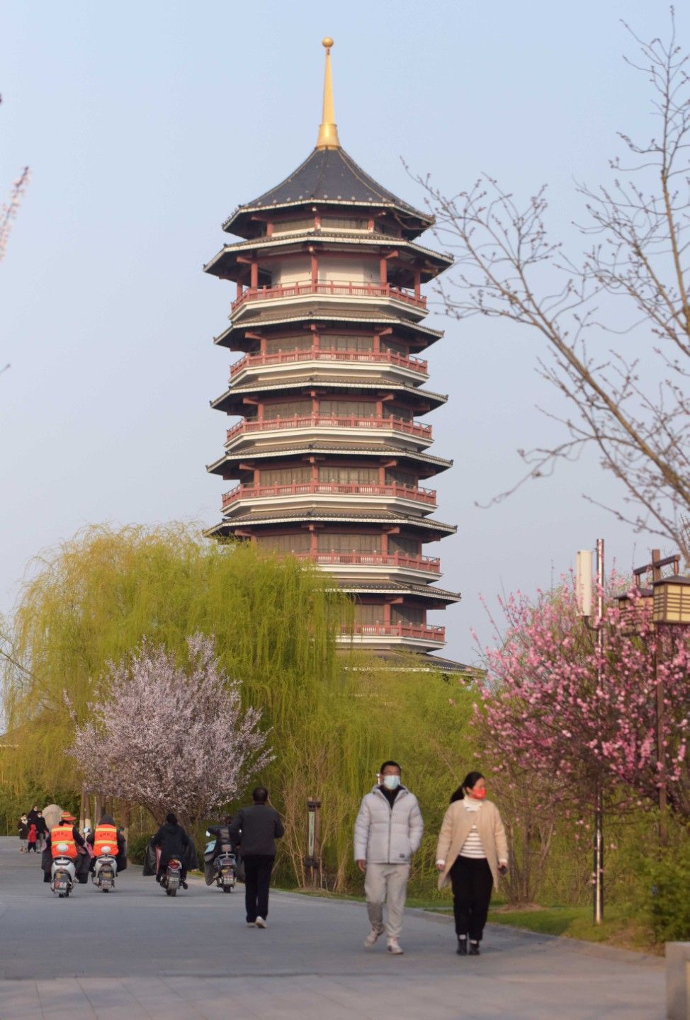 东方母爱公园-爱心塔