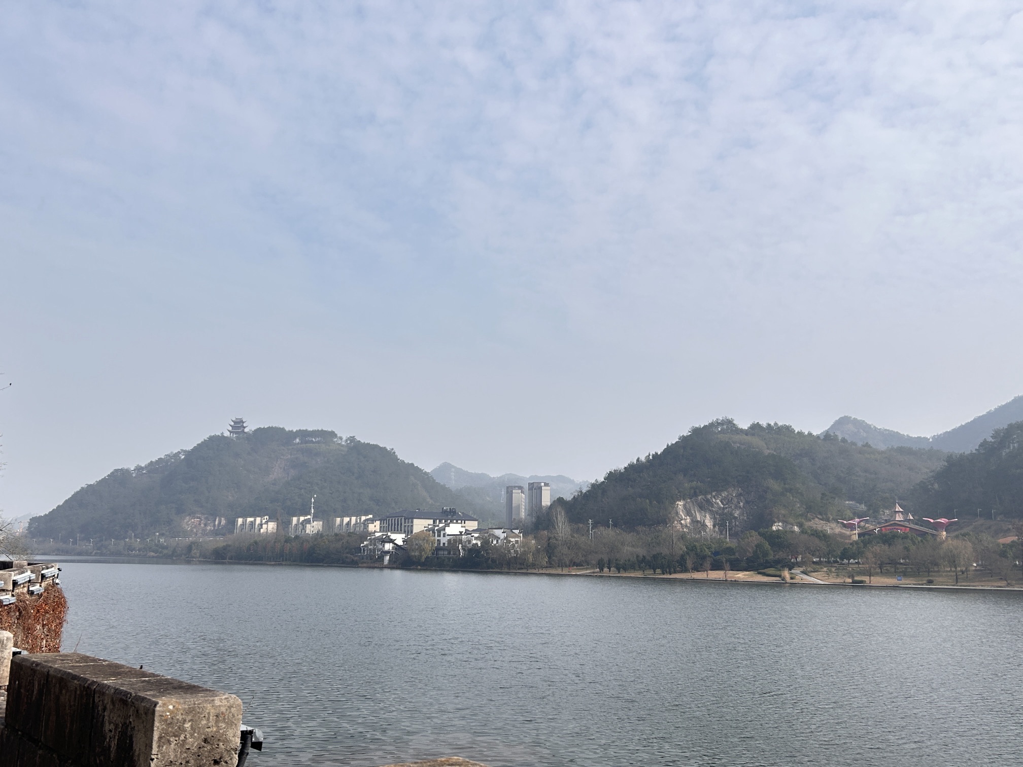 湖边古村落旅行图片 2