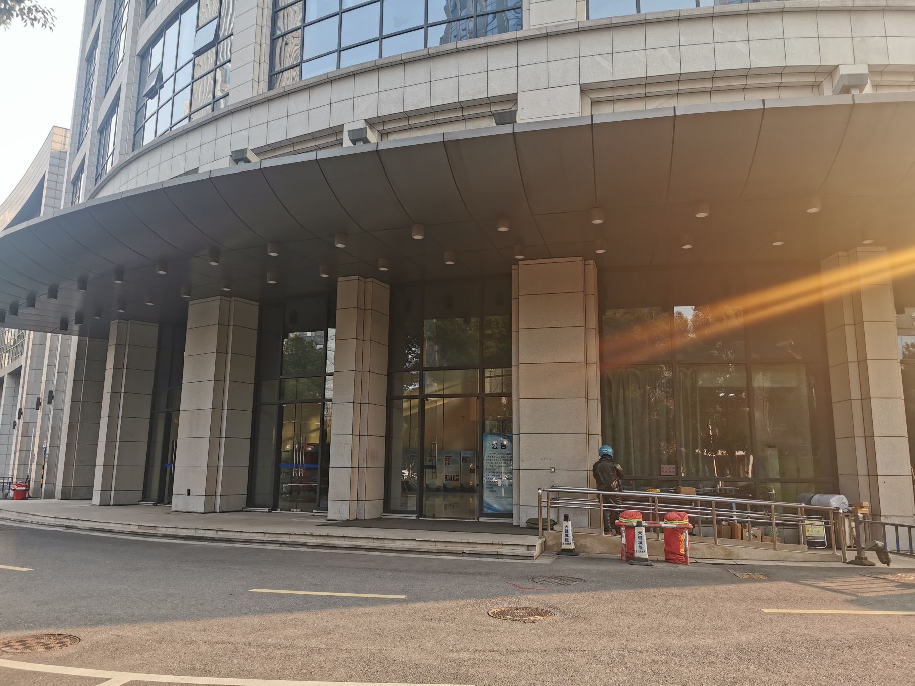 绍兴市人力资源市场大楼