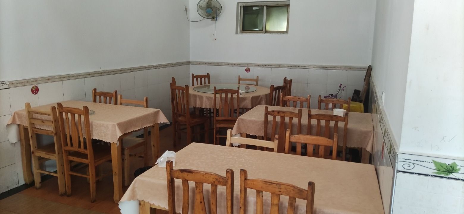 东顺餐厅(南充市高坪区青莲镇卫生院东南)