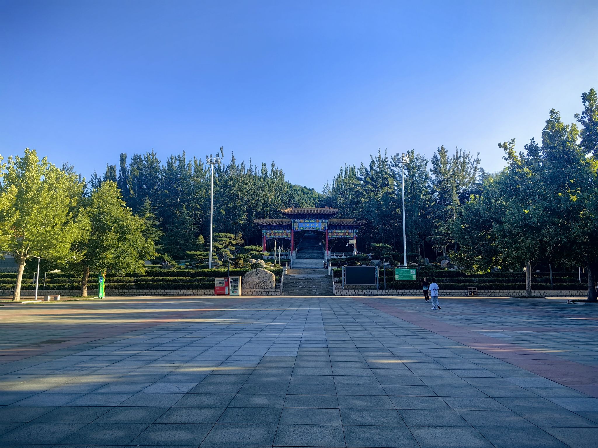 诚爱广场旅行图片 3
