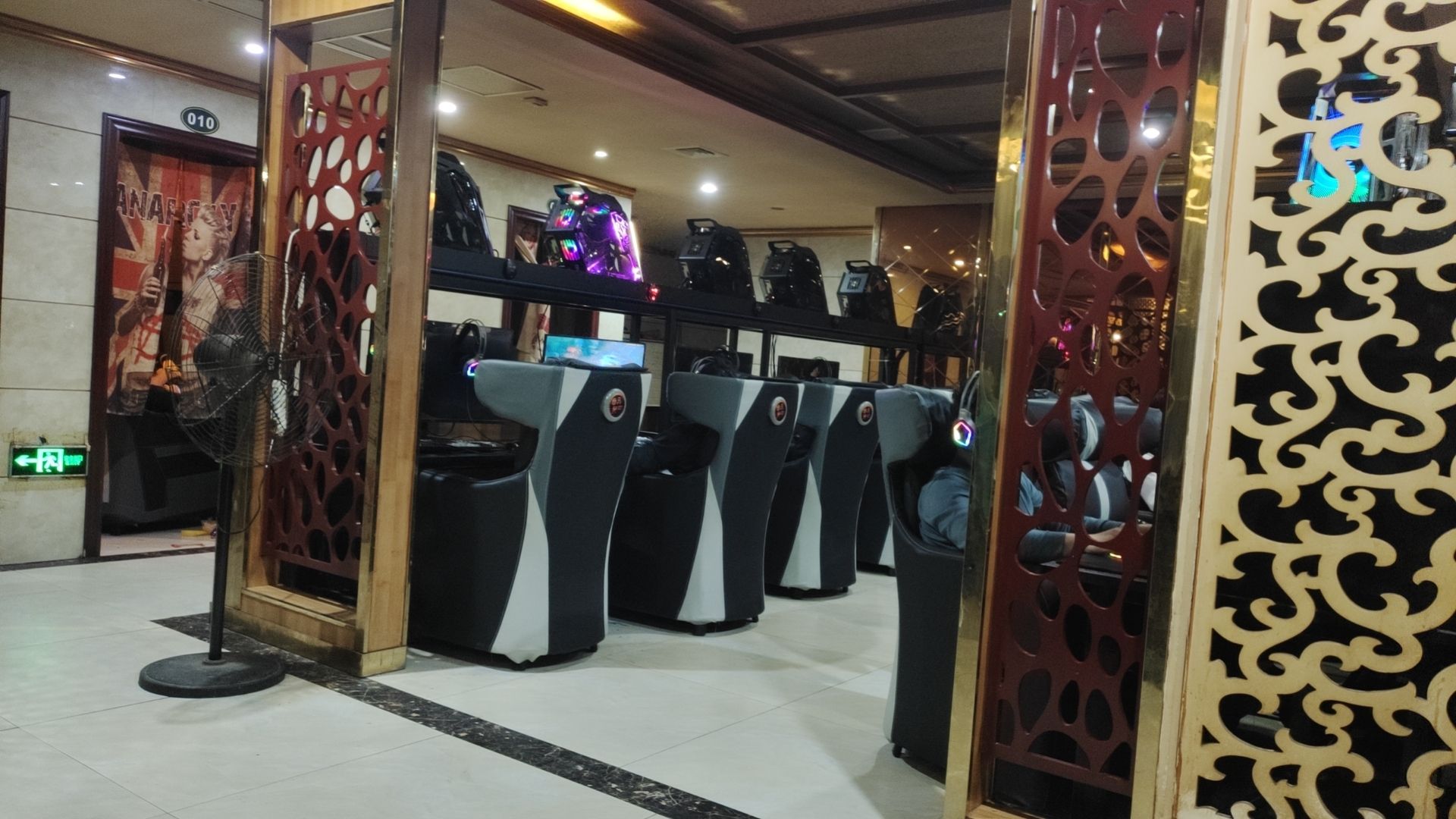 非凡网吧(嘉华壹街区店)