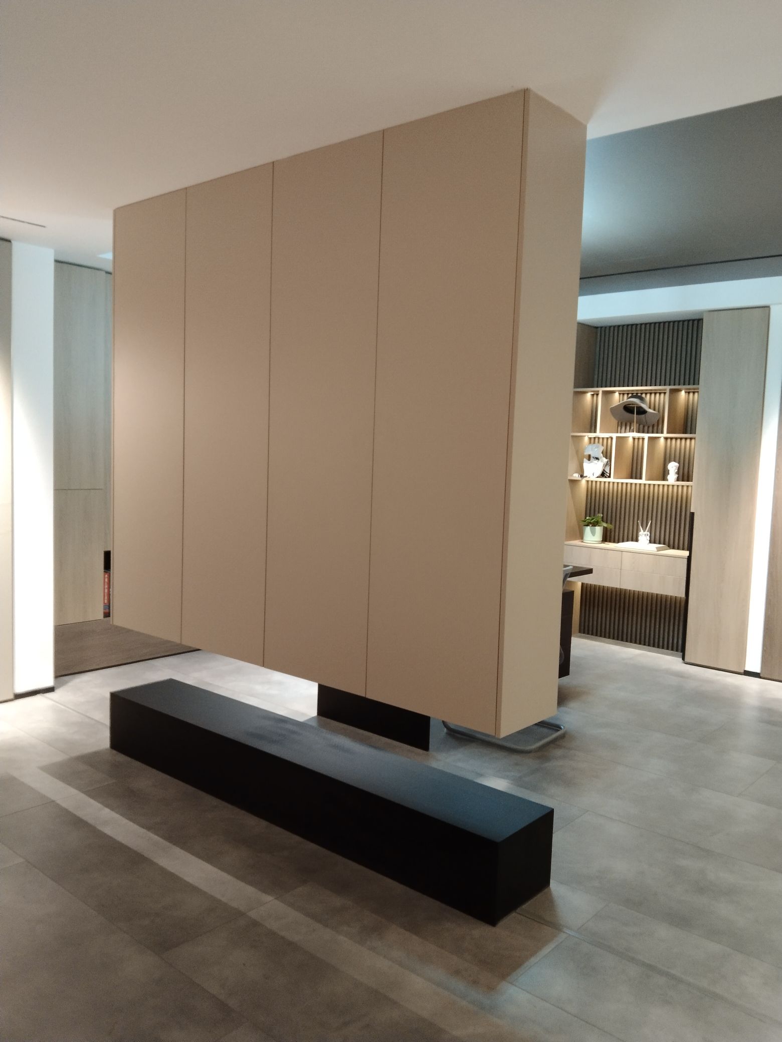 南京爱丽莎家具