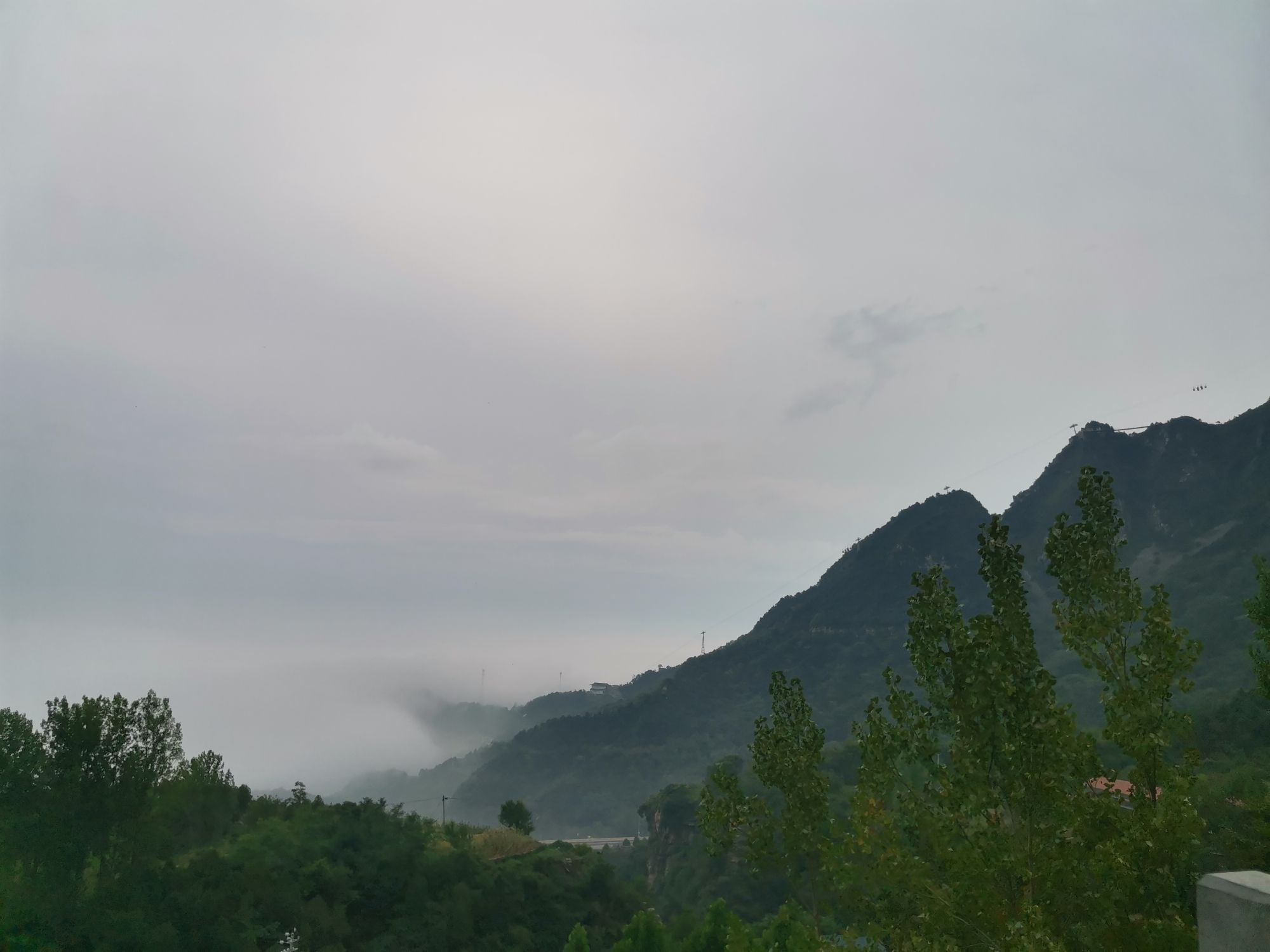 轿顶山景区旅行图片 1