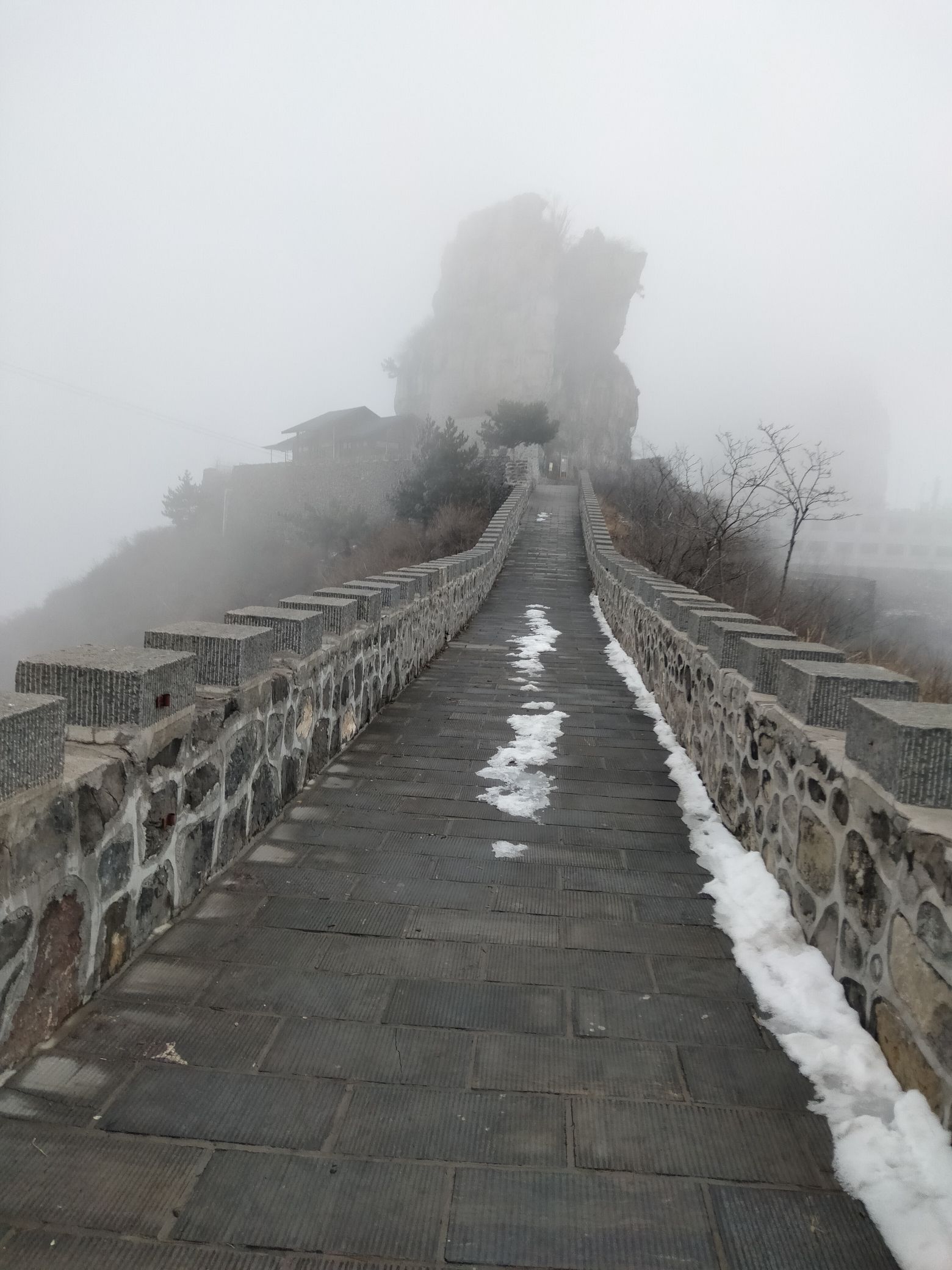 轿顶山景区旅行图片 1