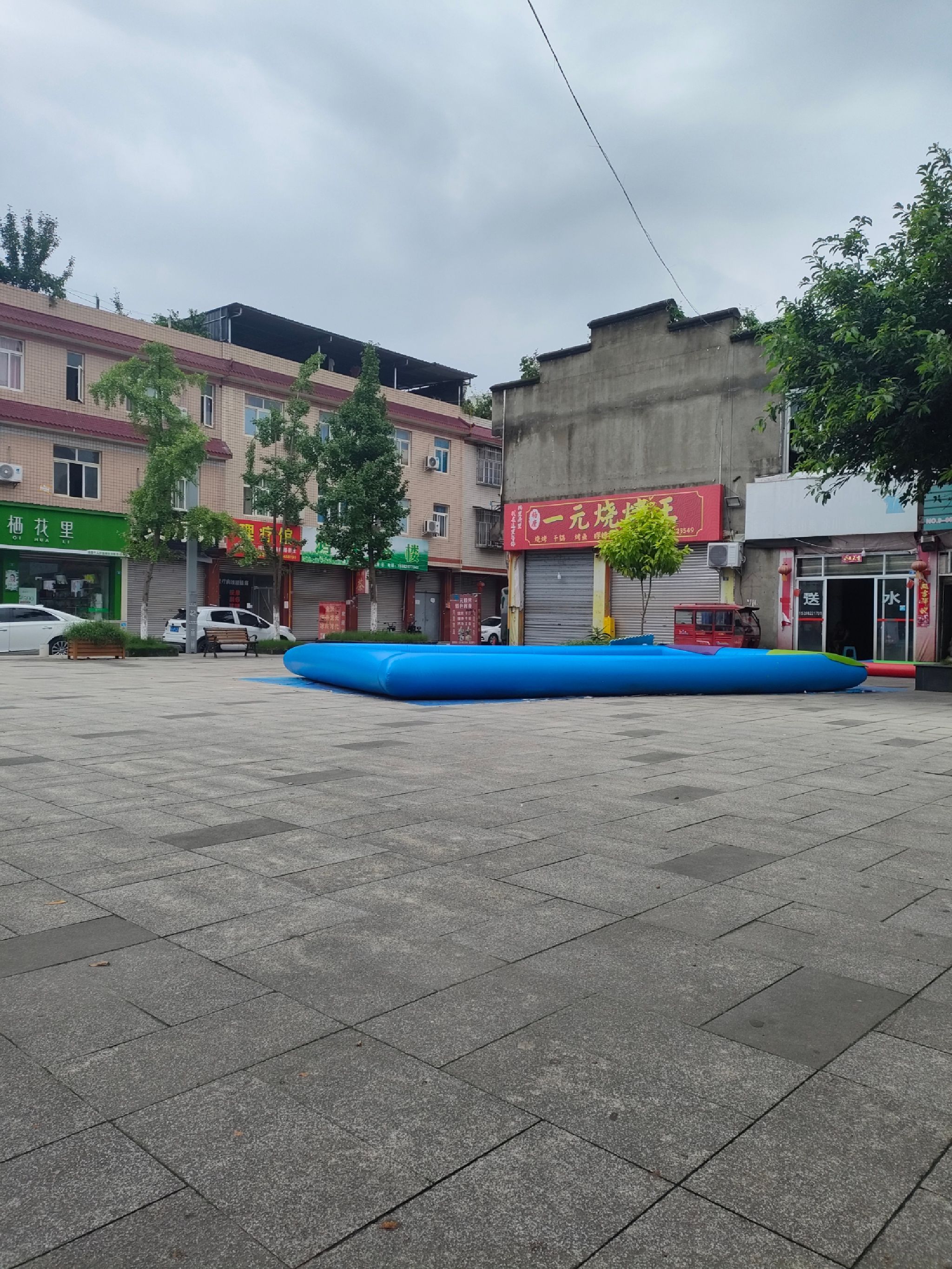 罗墩村广场旅行图片 1