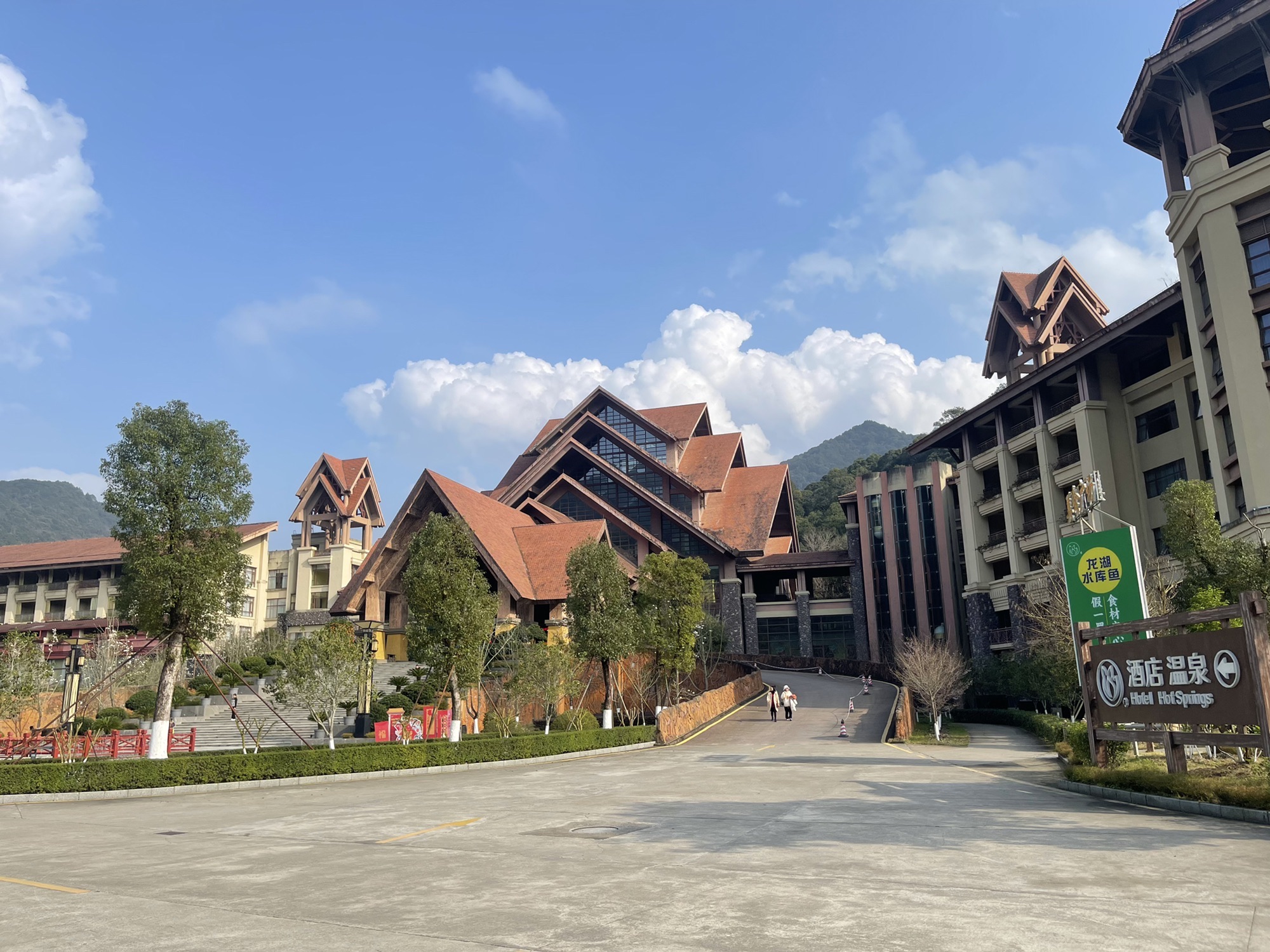 经律论文化旅游小镇旅行图片 1