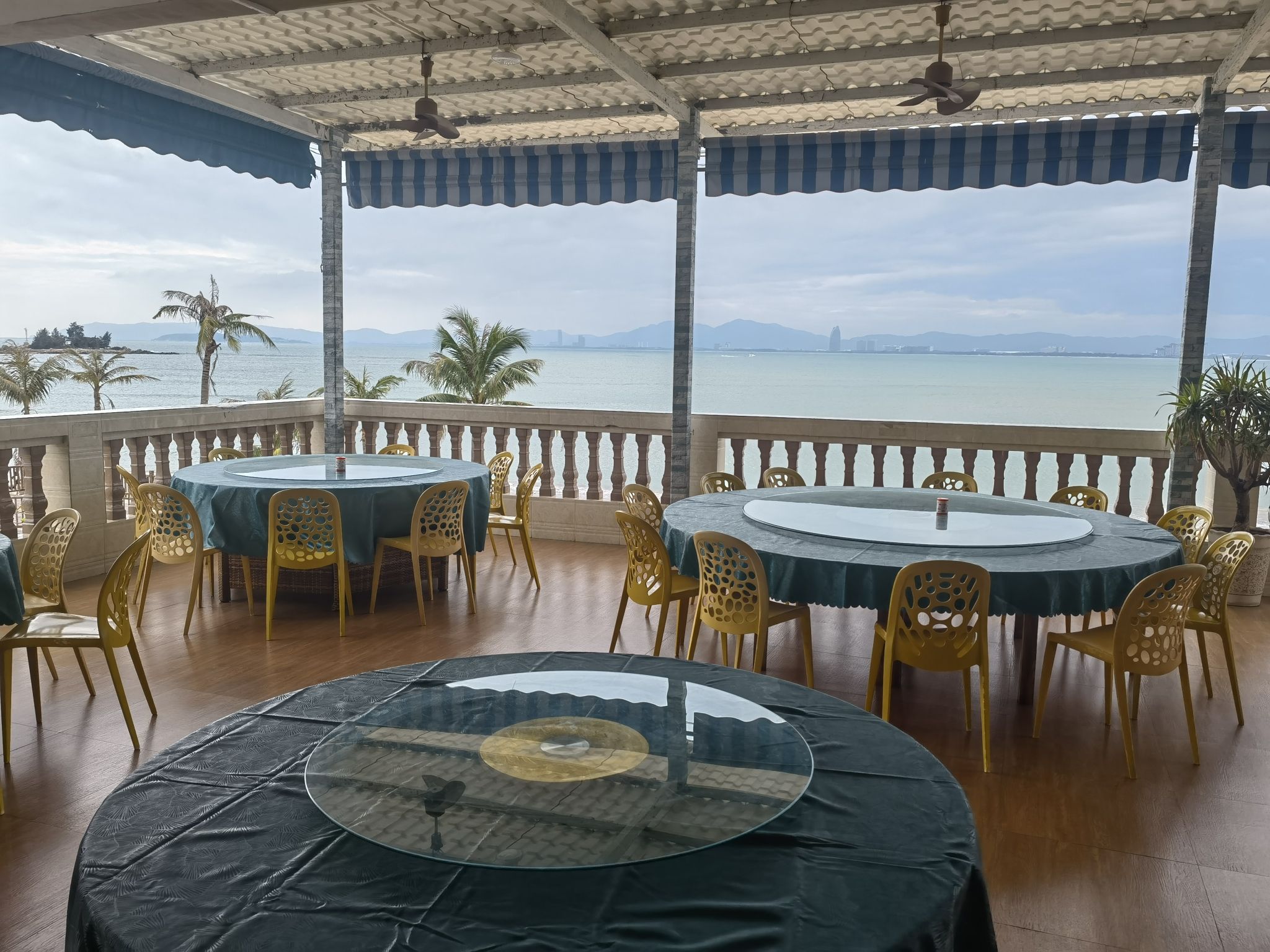 海景海鲜店