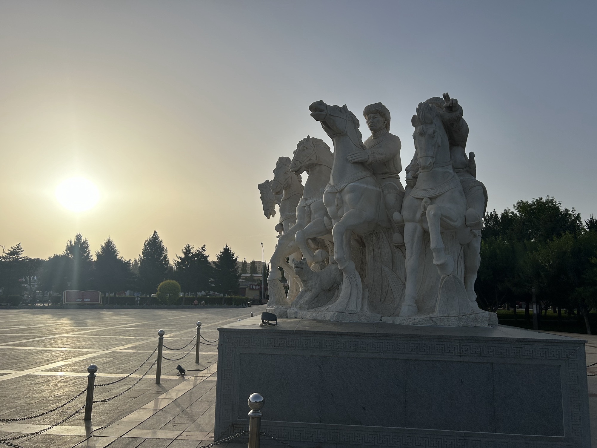 独贵龙广场旅行图片 2