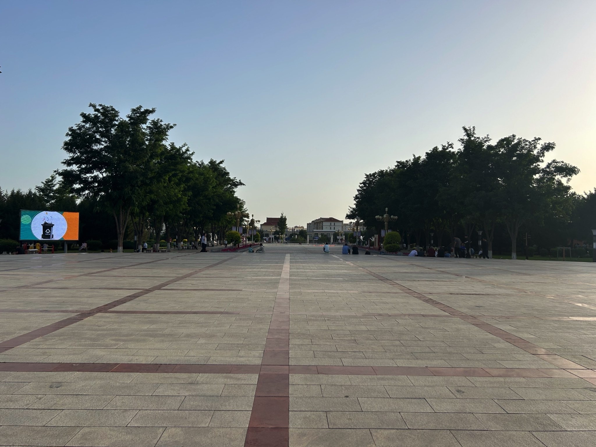 独贵龙广场旅行图片 1