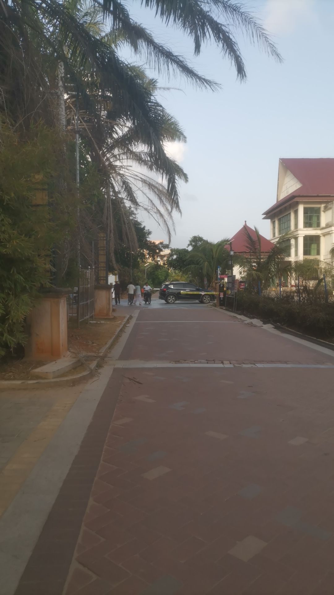 逸龙湾商业广场