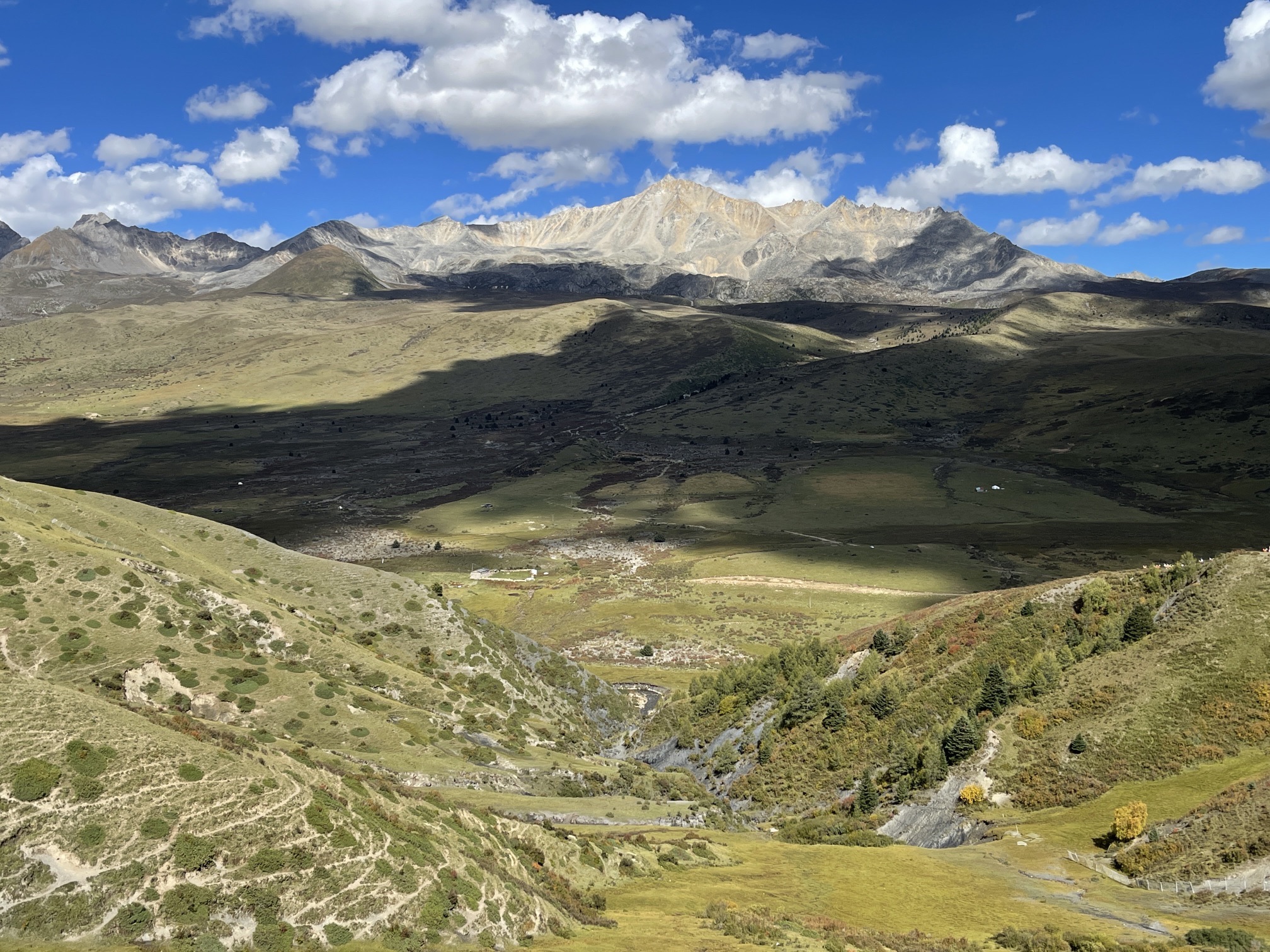 青绕神山旅行图片 1