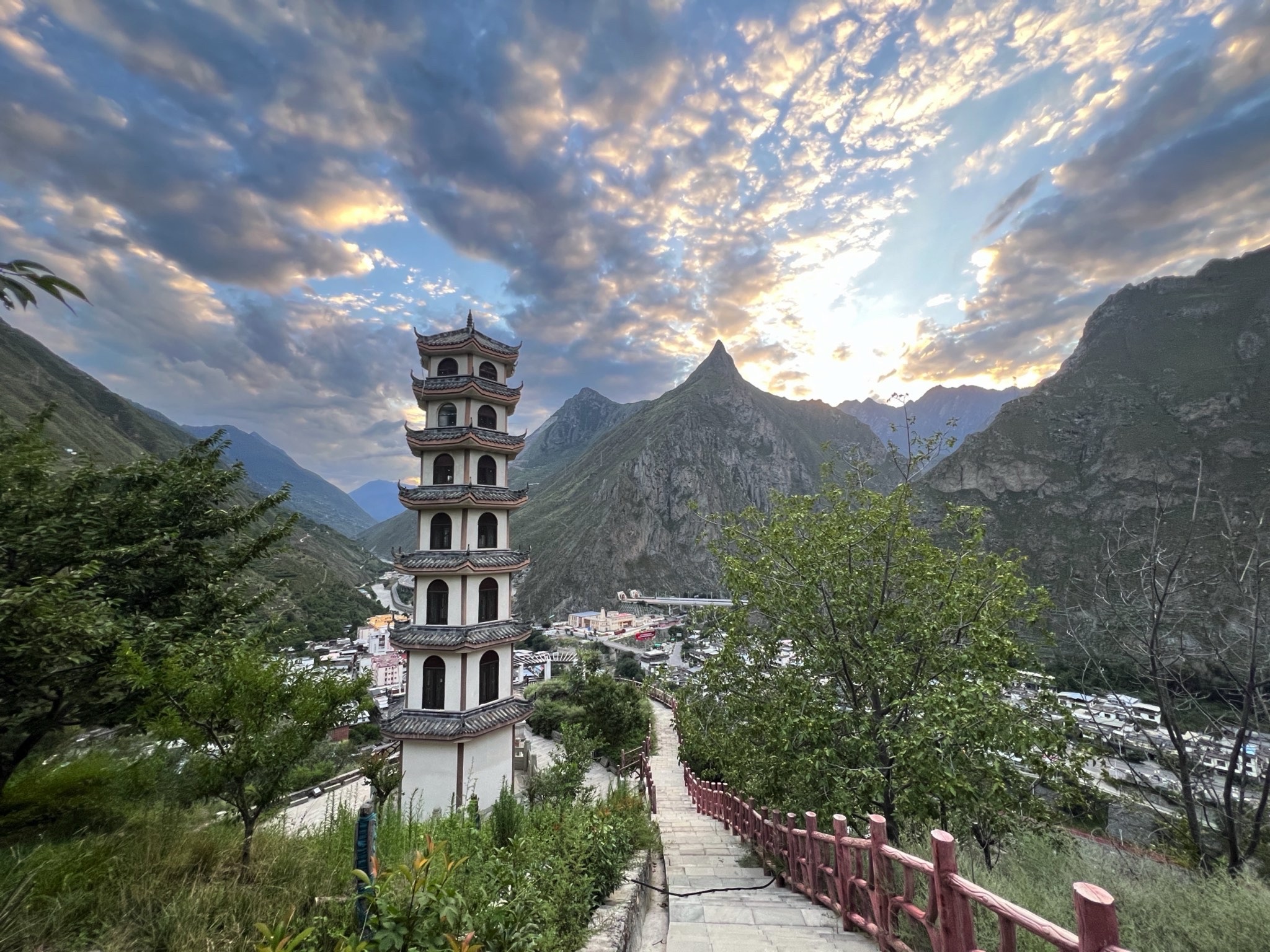 筹边楼景点旅行图片 1